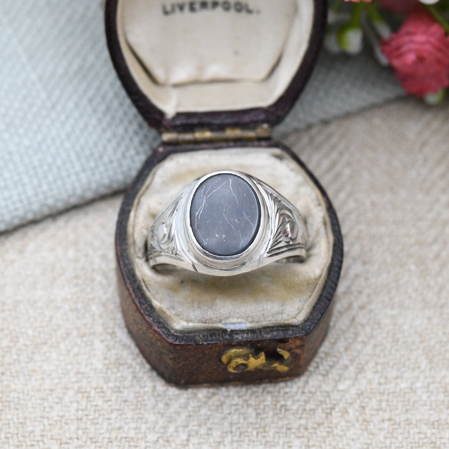 Vintage Silver Black Stone Signet Ring - Unusual Chunky Unisex Signet with Hand Engraved Pattern | UK Size - S | US Size - 9