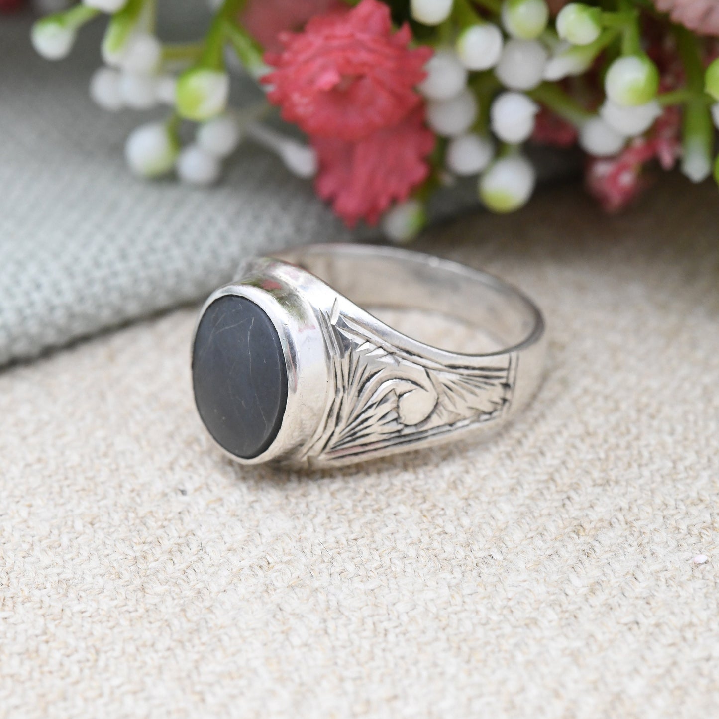 Vintage Silver Black Stone Signet Ring - Unusual Chunky Unisex Signet with Hand Engraved Pattern | UK Size - S | US Size - 9