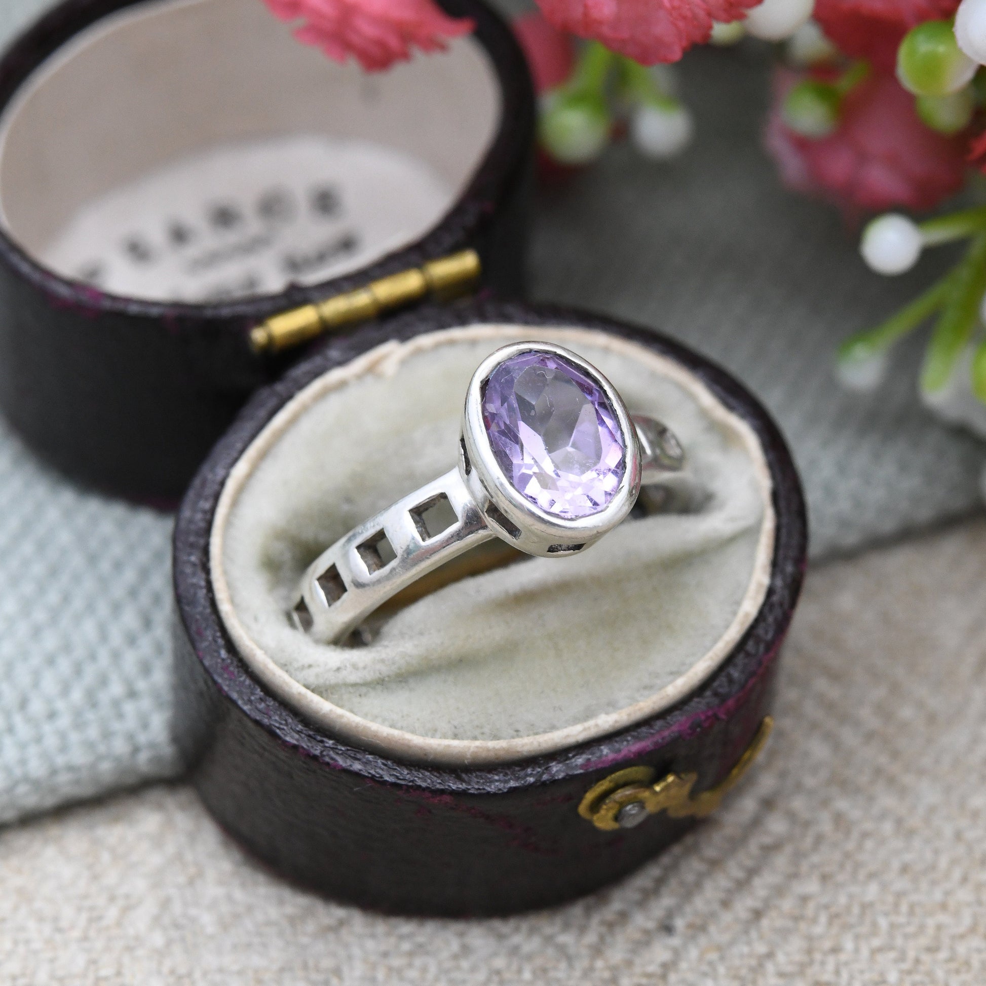 Vintage Celtic Sterling Silver Amethyst Ring HO - Large Purple Stone Solitaire | Cut Out Square Band | UK Size - M 1/2 | US Size - 6 1/2