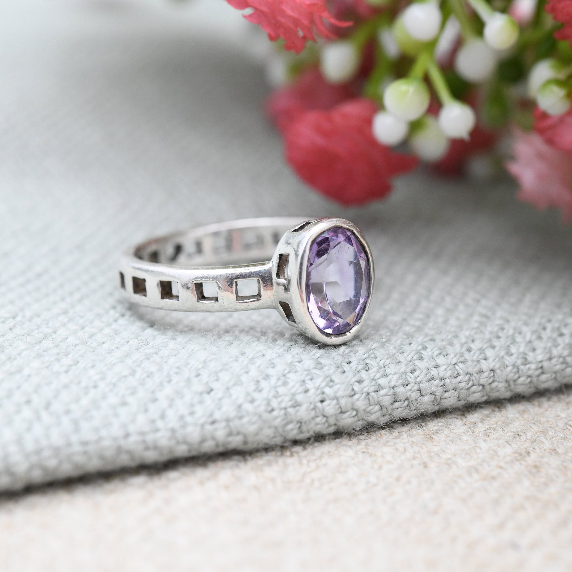 Vintage Celtic Sterling Silver Amethyst Ring HO - Large Purple Stone Solitaire | Cut Out Square Band | UK Size - M 1/2 | US Size - 6 1/2