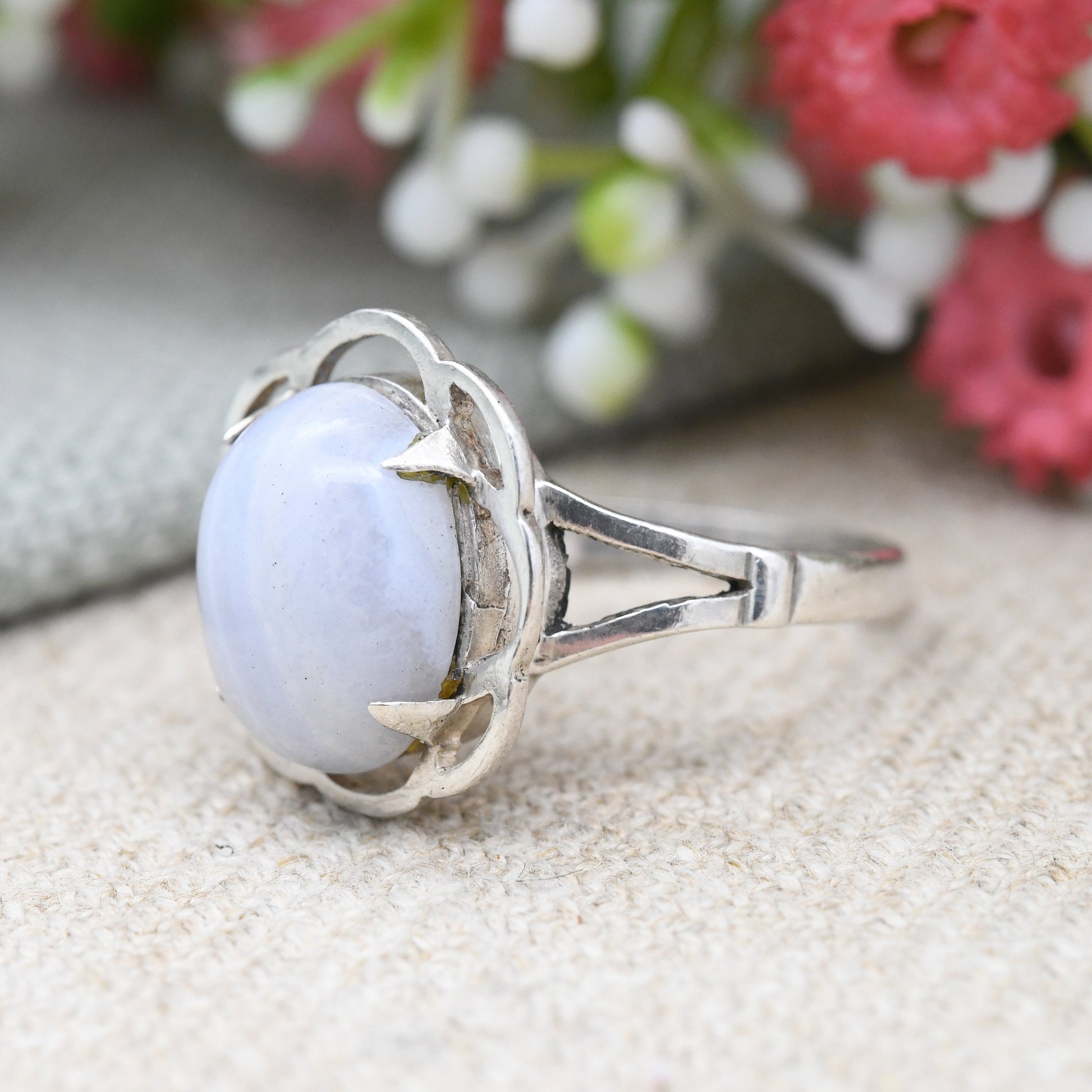 Vintage Sterling Silver Blue Lace Agate Ring - Mid-Century Flower Ring | Banded Agate Gemstone | UK Size - P | US Size - 7 1/2