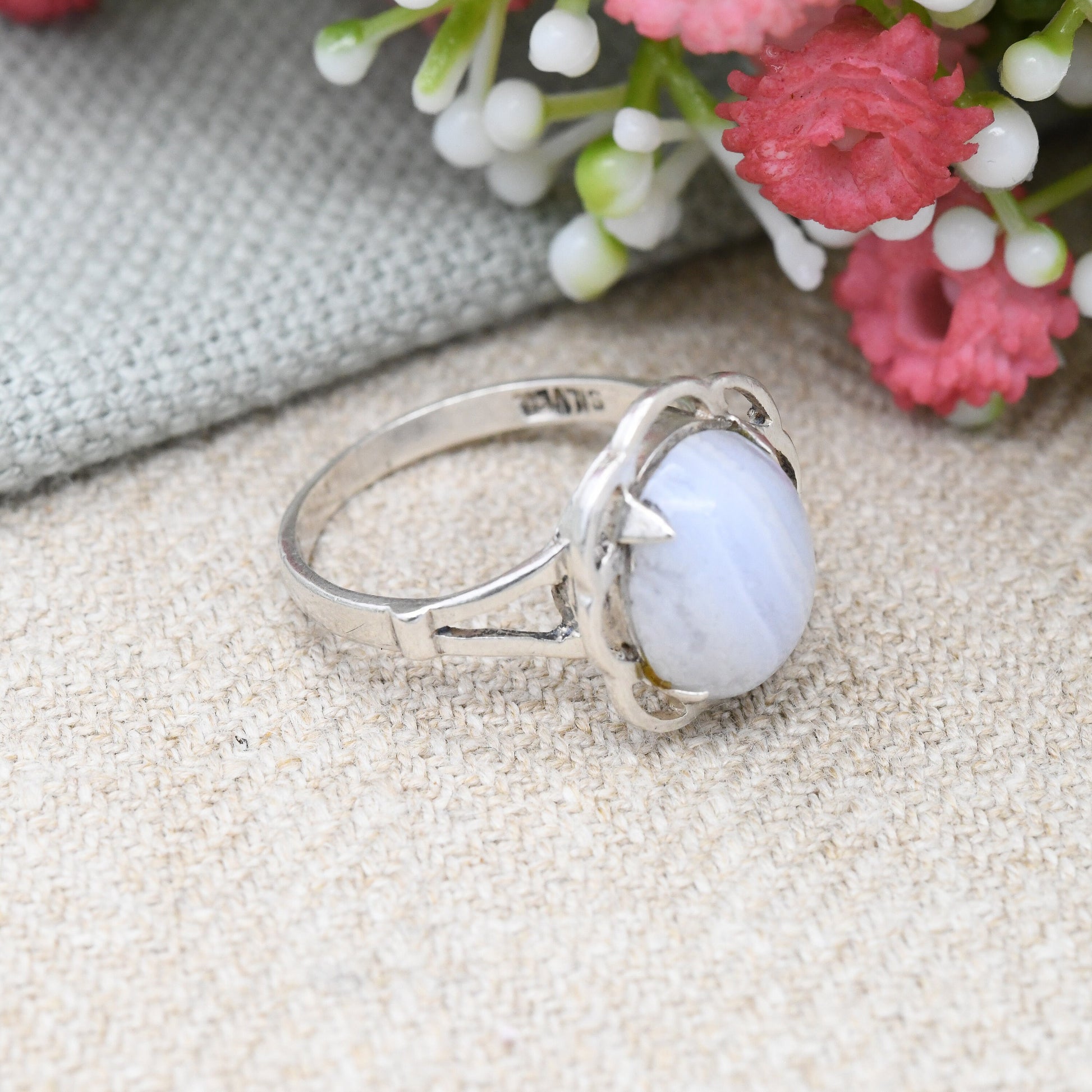 Vintage Sterling Silver Blue Lace Agate Ring - Mid-Century Flower Ring | Banded Agate Gemstone | UK Size - P | US Size - 7 1/2