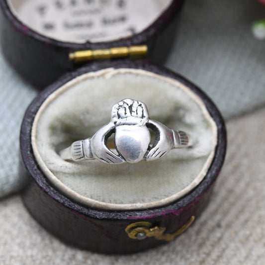 Vintage Sterling Silver Claddagh Ring - Hands Holding Heart with Crown Ring | Irish Love Loyalty Friendship | UK Size - O 1/2 | US - 7 1/2