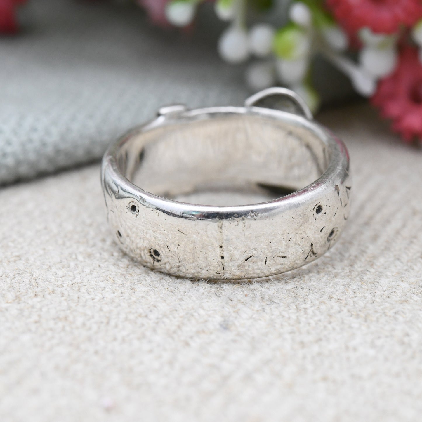 Vintage Sterling Silver Buckle Ring 1976 - Mid-Century Victorian Unisex Large Belt Chunky Flower Pattern | UK Size - S 1/2 | US Size - 9 1/2