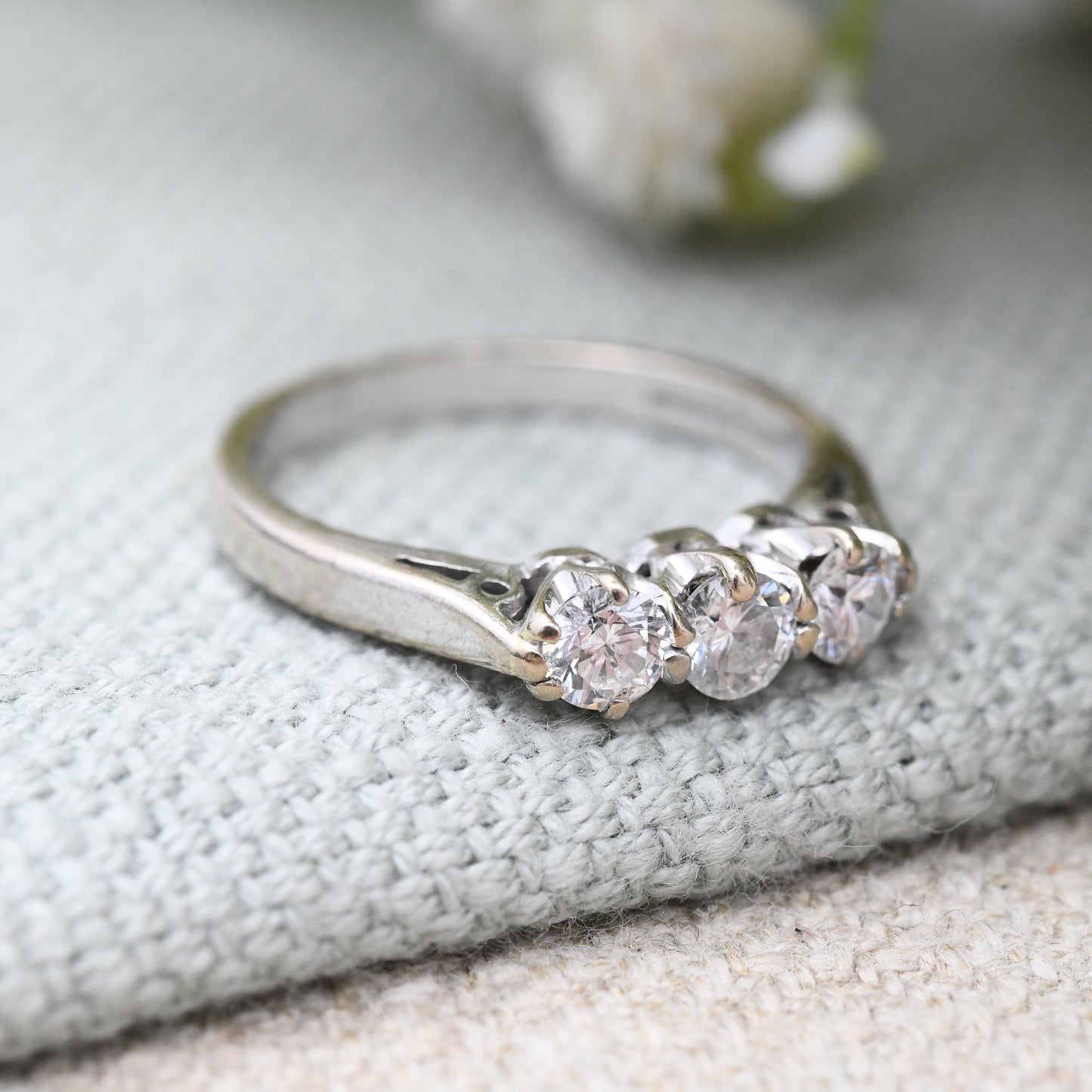 Vintage 18ct White Gold Diamond Engagement Ring - Three Stone Trilogy Diamond Ring | Small Size UK Size - J | US Size - 4 3/4