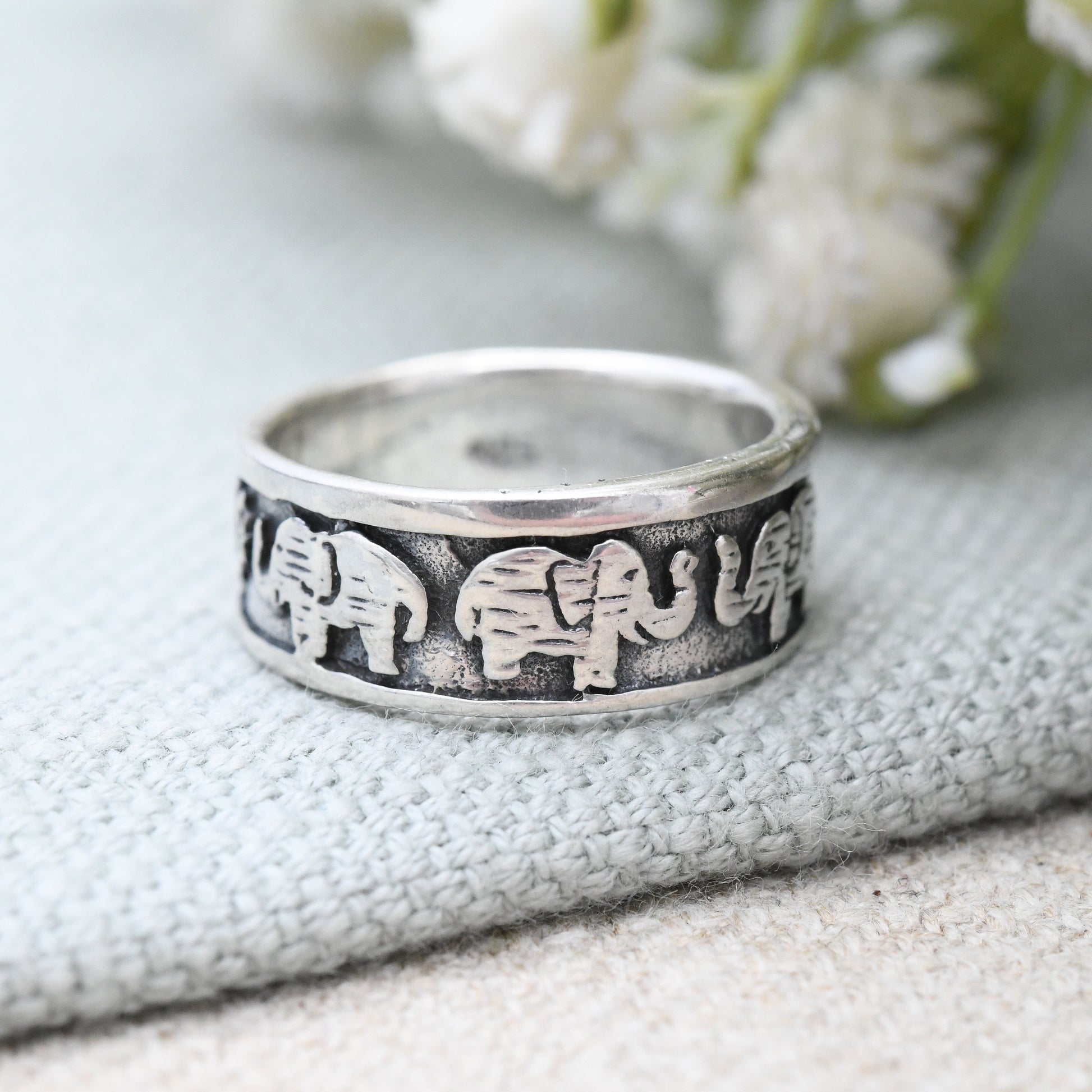 Vintage Sterling Silver Elephant Ring - Chunky Animal Jewellery Gift for Nature Lover Traveller | UK Size - N | US Size - 6 3/4