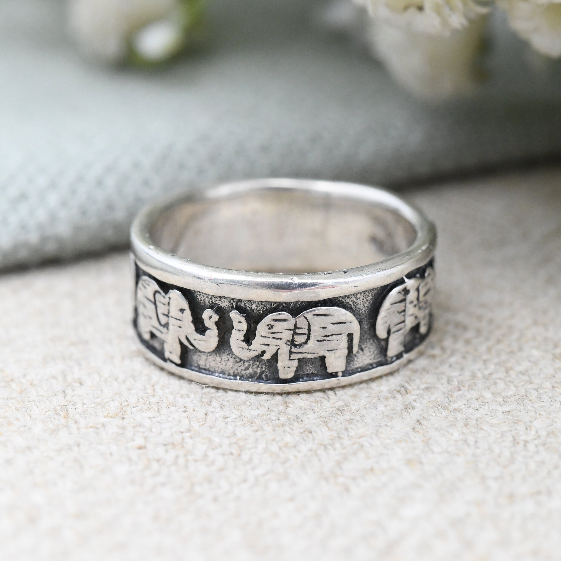 Vintage Sterling Silver Elephant Ring - Chunky Animal Jewellery Gift for Nature Lover Traveller | UK Size - N | US Size - 6 3/4