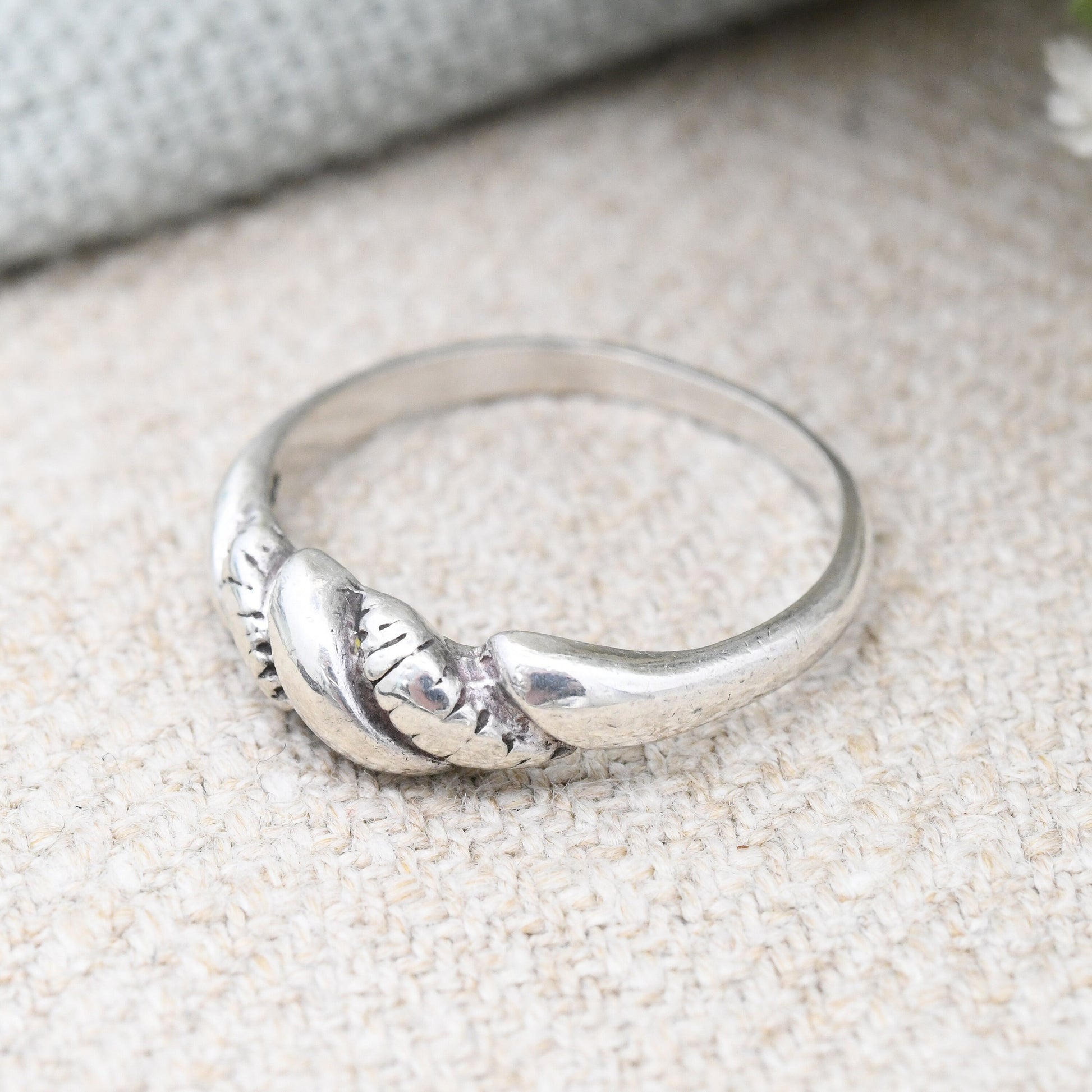 Vintage Sterling Silver Twist Ring - Minimalist Everyday Ring | Pretty Spiral Design | UK Size - N 1/2 | US Size - 7