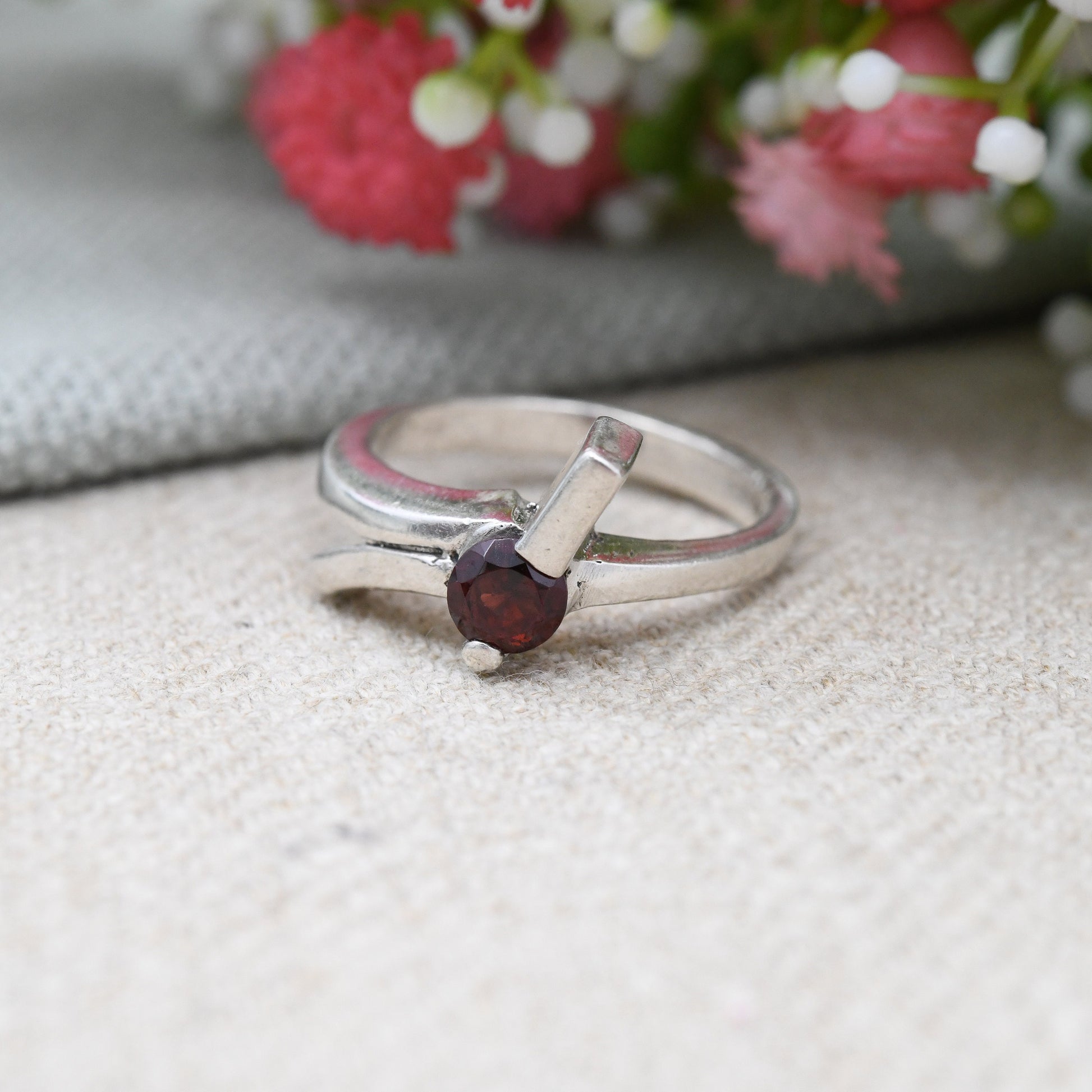 Vintage Sterling Silver Garnet Solitaire Ring with Quirky Studio Shape - Unusual Red Stone Ring | UK Size - P | US Size - 7 3/4