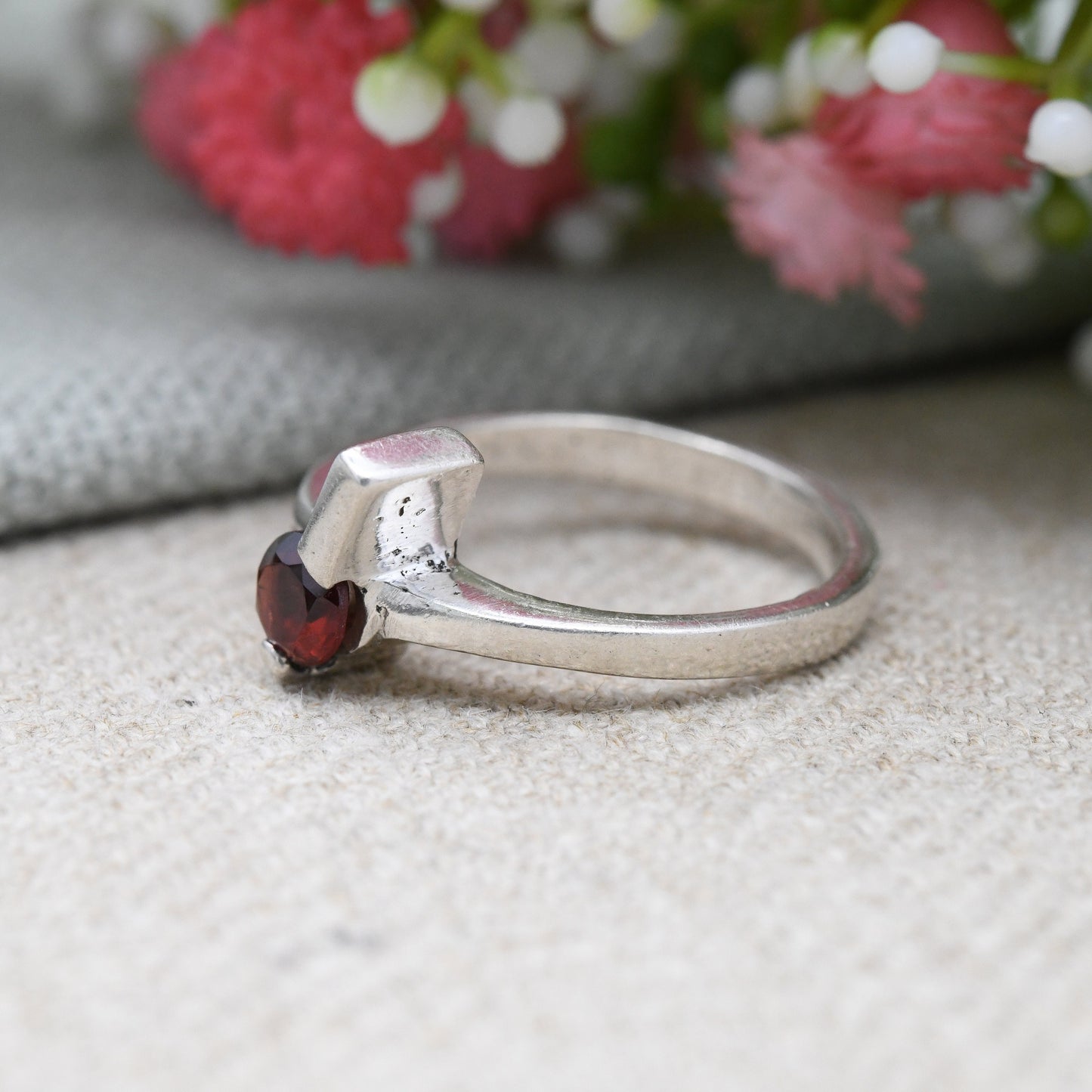 Vintage Sterling Silver Garnet Solitaire Ring with Quirky Studio Shape - Unusual Red Stone Ring | UK Size - P | US Size - 7 3/4