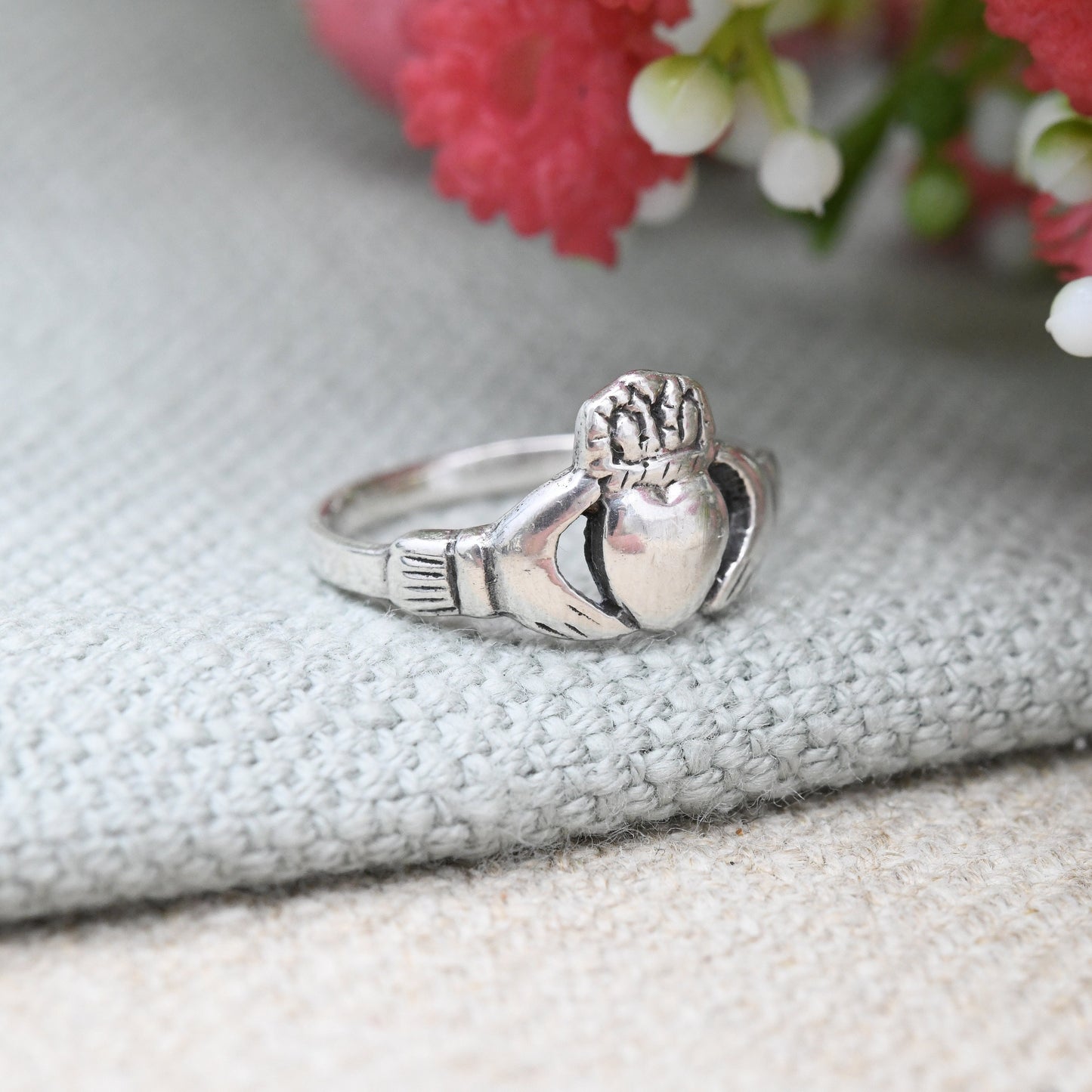 Vintage Sterling Silver Claddagh Ring - Irish Symbol Hands Holding Heart Ring | Small Size Pinkie or Midi Ring | UK Size - G | US - 3 1/4