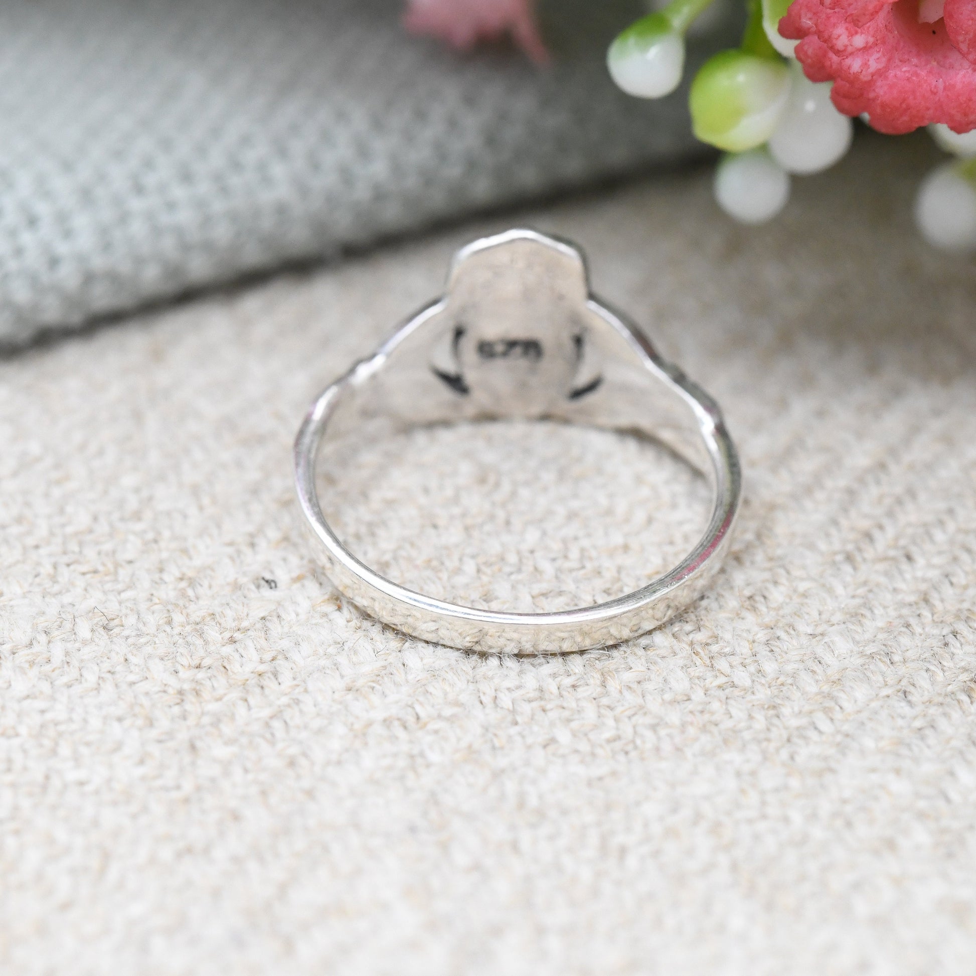 Vintage Sterling Silver Claddagh Ring - Irish Symbol Hands Holding Heart Ring | Small Size Pinkie or Midi Ring | UK Size - G | US - 3 1/4