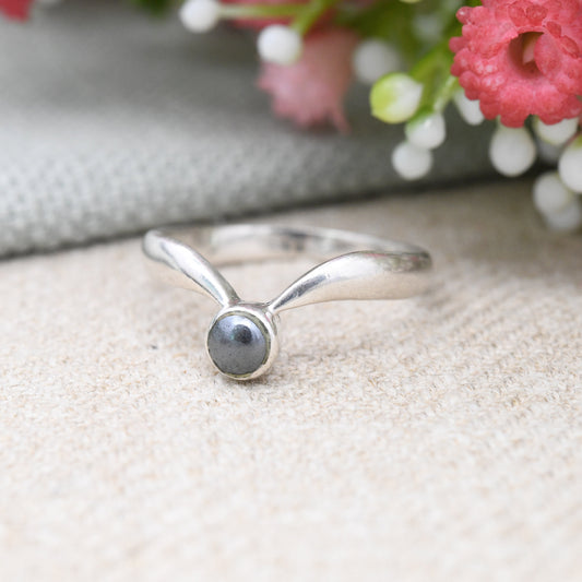 Vintage Sterling Silver Hematite Wishbone Ring - Cabochon Black Gemstone | Unisex Statement Ring | UK Size - P 1/2 | US Size - 8