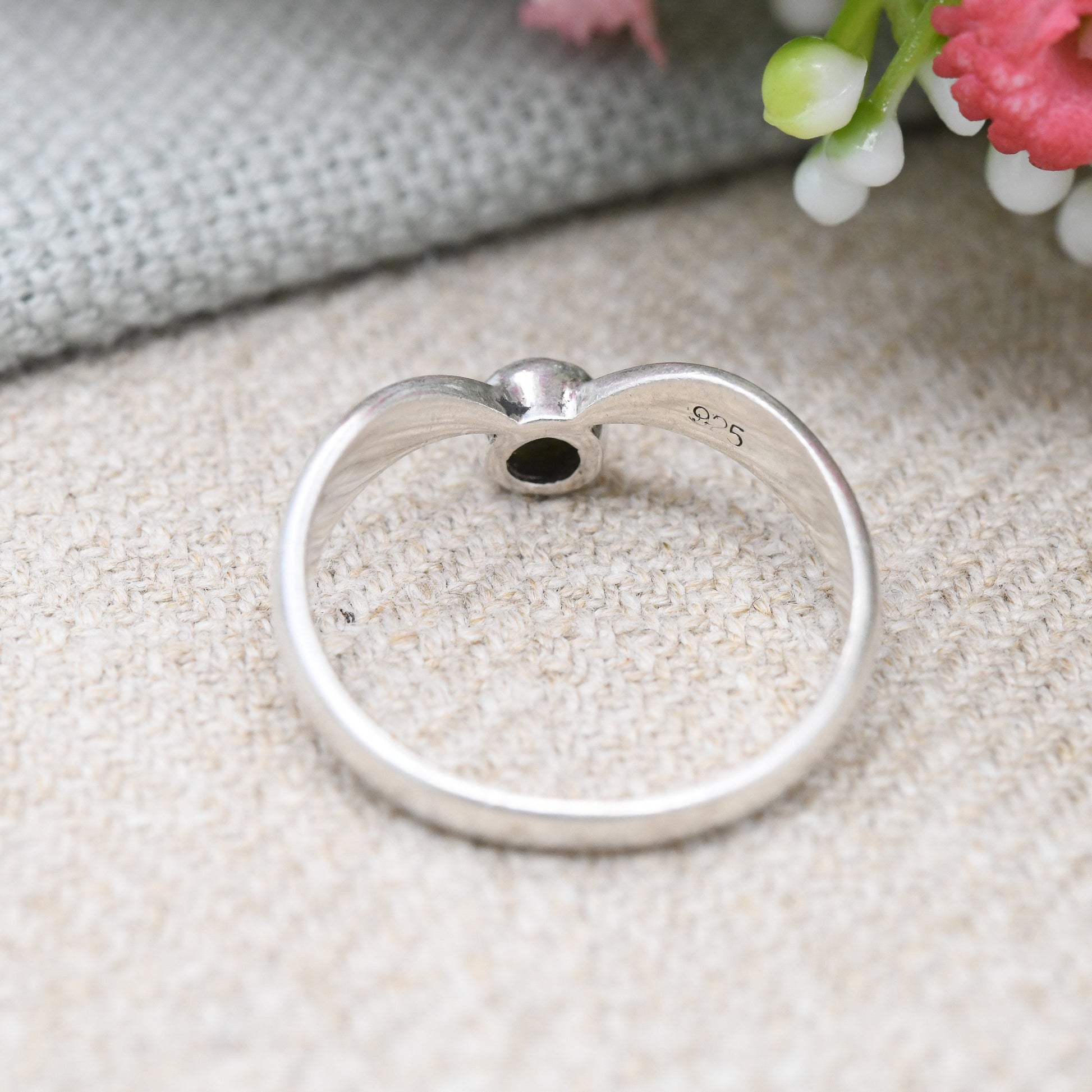 Vintage Sterling Silver Hematite Wishbone Ring - Cabochon Black Gemstone | Unisex Statement Ring | UK Size - P 1/2 | US Size - 8