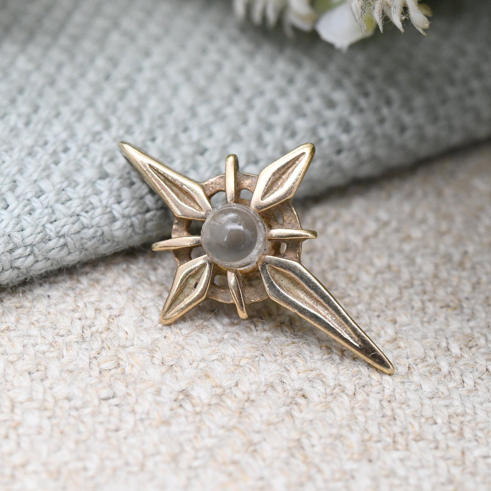 Vintage 9ct Gold North Star Stanhope Pendant - Long Celestial Star Moon Charm Pendant | Pretty Gift for Charm Necklace Stack | Elvish Style