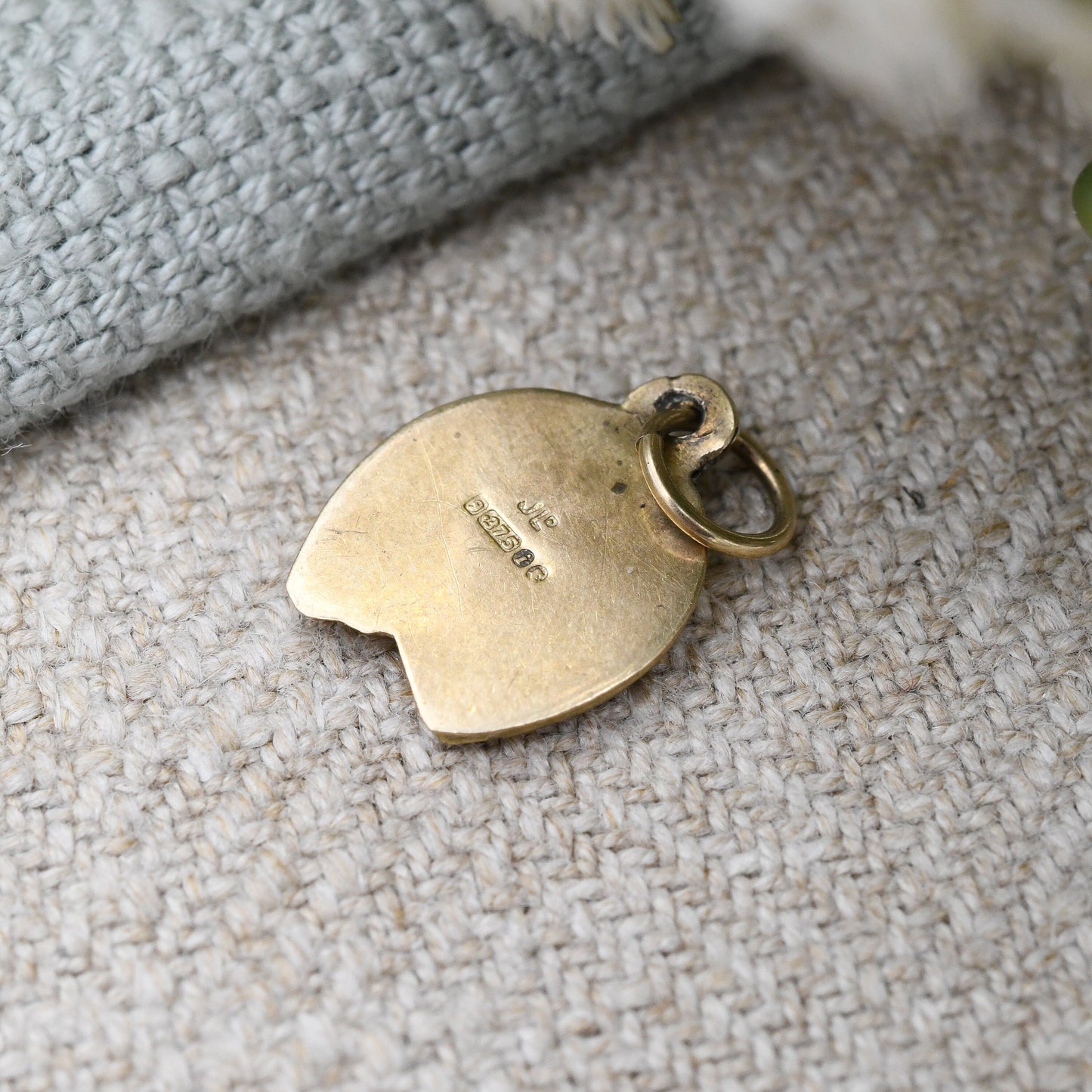 Vintage 9ct Gold Horseshoe Charm 1964 - Horse Hoof Pendant | Antique Style Good Luck Charm | Novelty Lucky Gift Pendant | Charm Bracelet