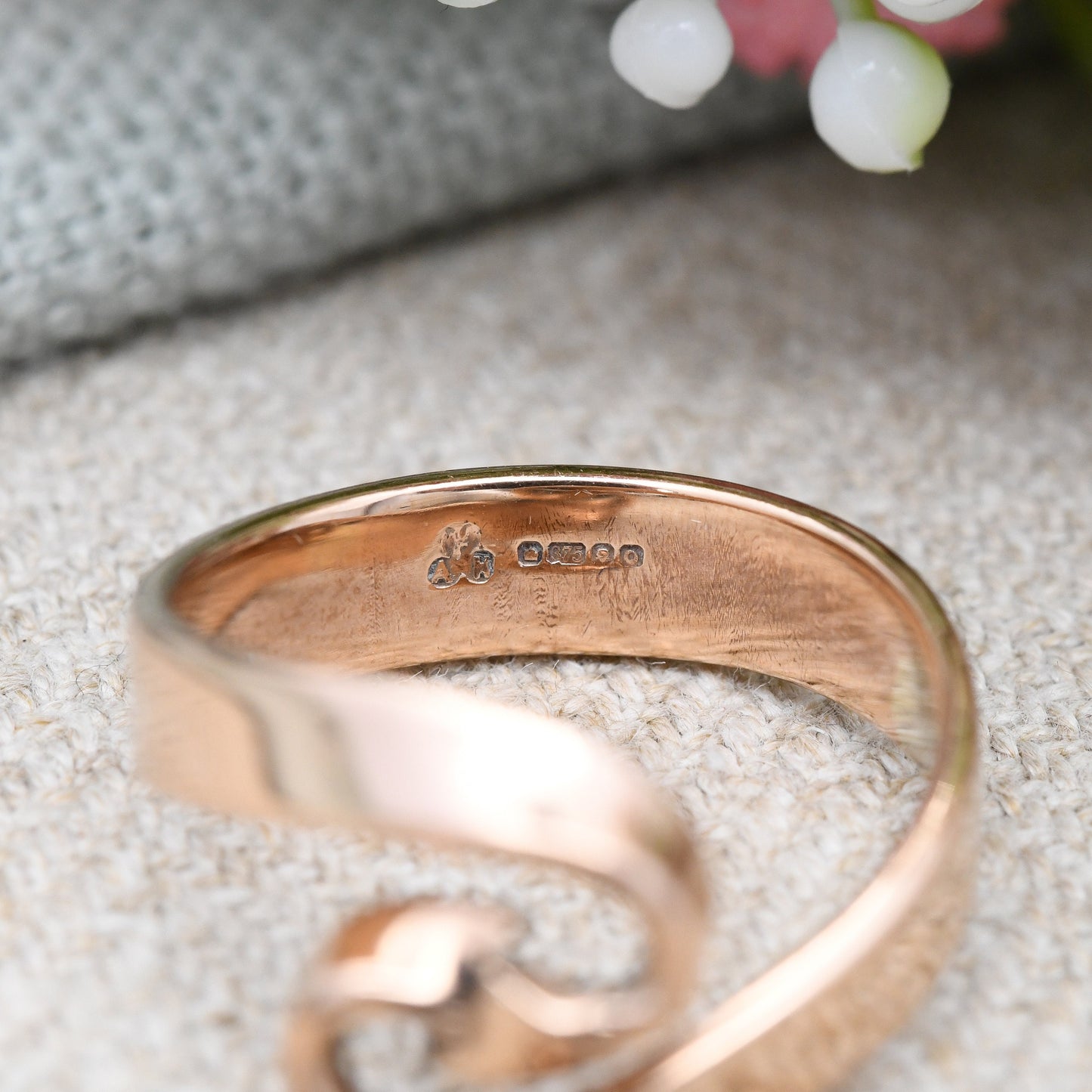 Vintage 9ct Gold Twist Band Ring 1990 - Minimalist Swirl Shape | Rose Gold Statement Jewellery | Chunky Band | UK Size - N | US Size - 6 1/2