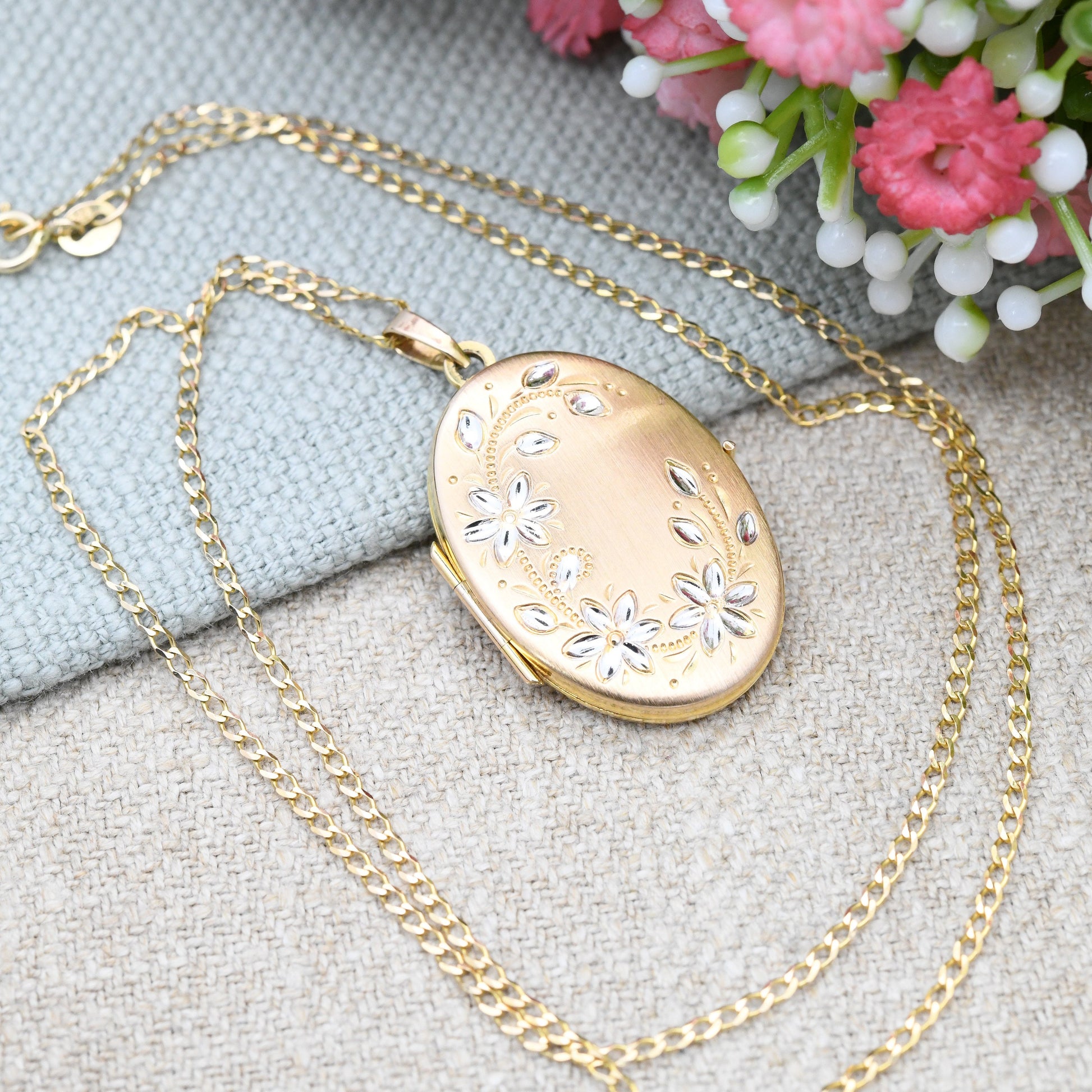 Vintage 9ct Gold Locket Pendant Necklace with White Gold Flowers 1992 - Two Picture Locket Large Oval | Photo Frame | Pretty Engraved Front