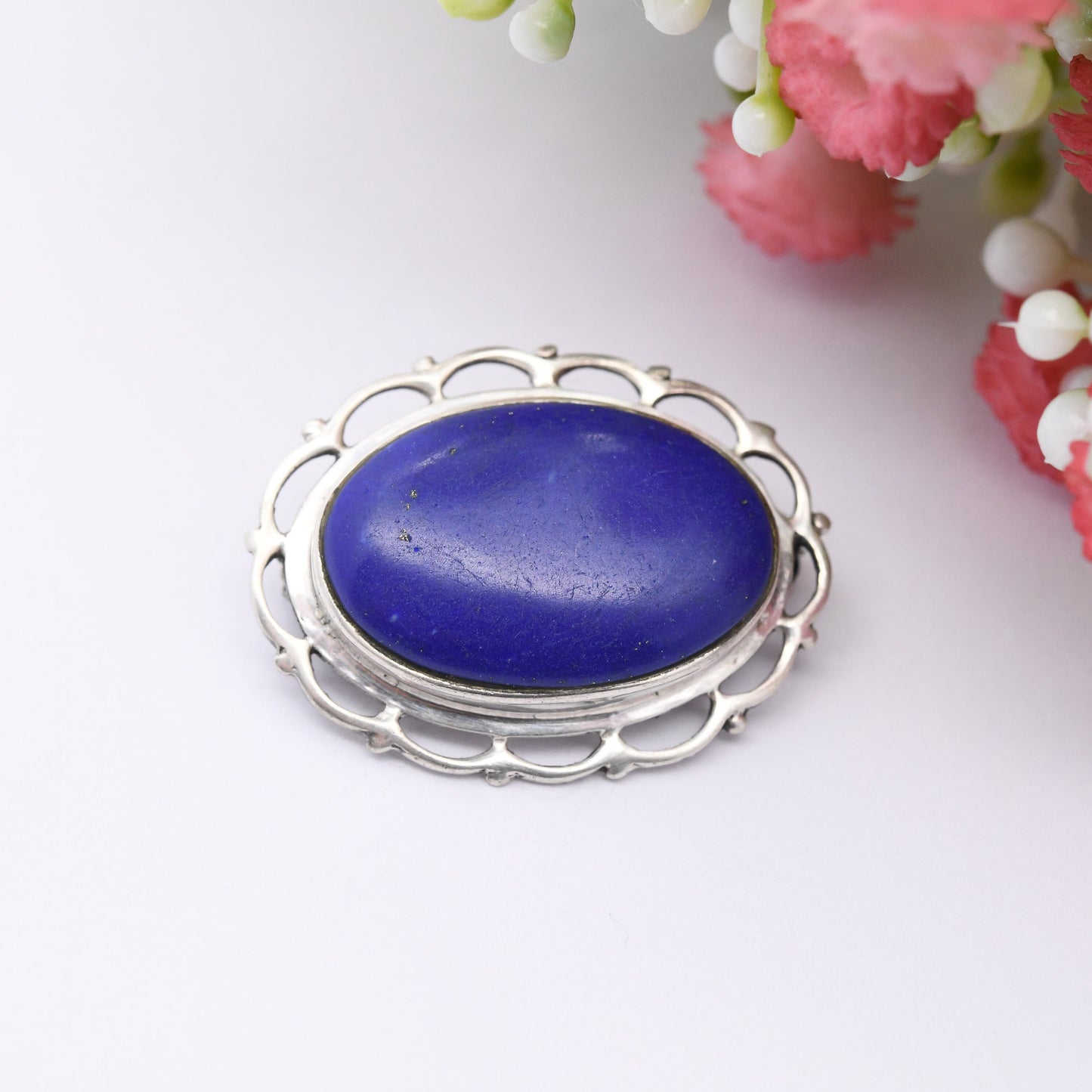 Vintage Sterling Silver Lapis Lazuli Brooch - Deep Blue Cabochon Gemstone with Ridged Border