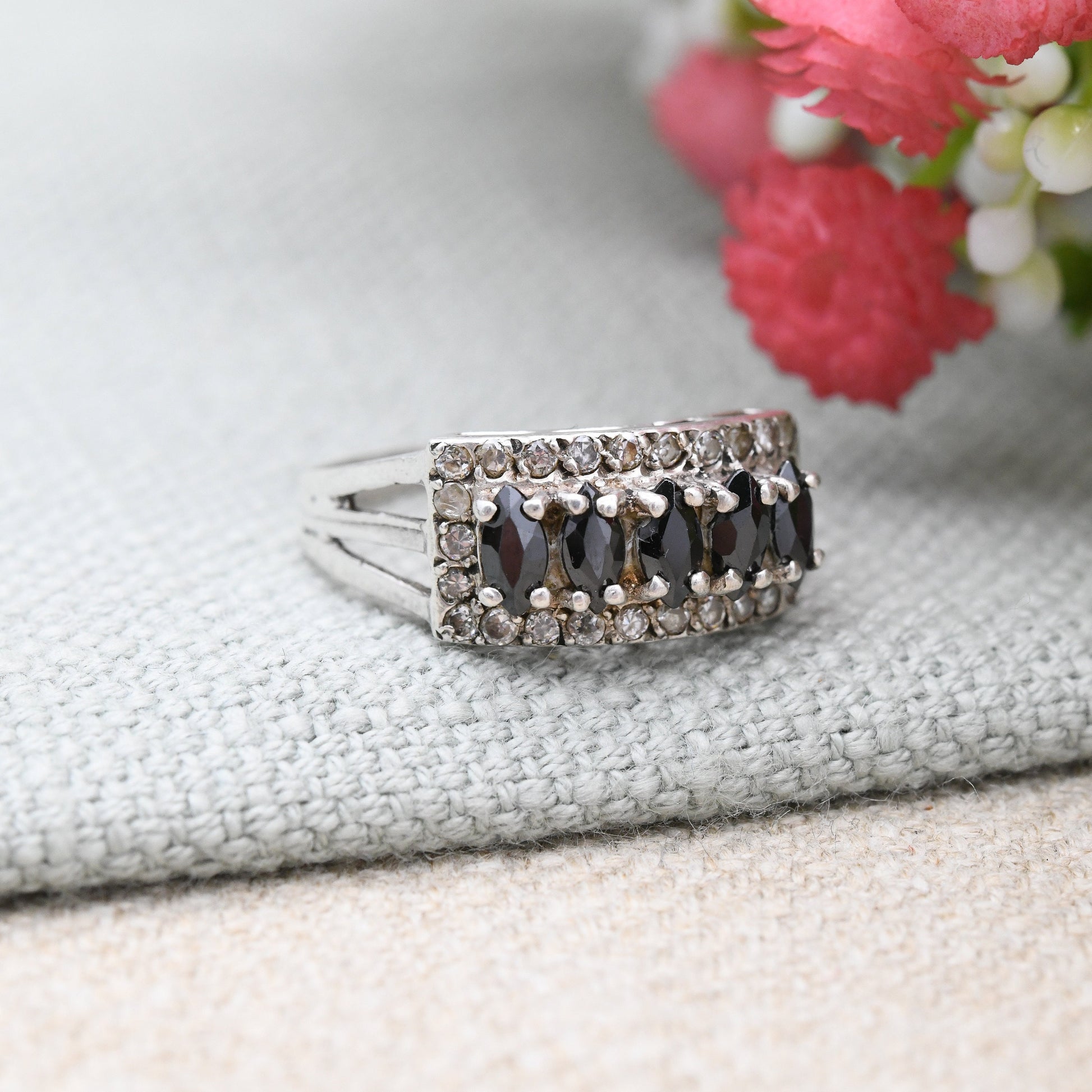 Vintage Sterling Silver Hematite Crystal Ring - Unusual Sparkly Cocktail Ring Faceted Black and Clear Stones | UK Size - P 1/2 | US Size - 8