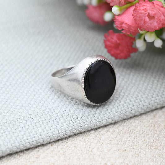 Vintage Sterling Silver Onyx Signet Ring 1977 - Chunky Gemstone Unisex Jewellery | Middle Finger Ring | UK Size - P | US Size - 7 3/4