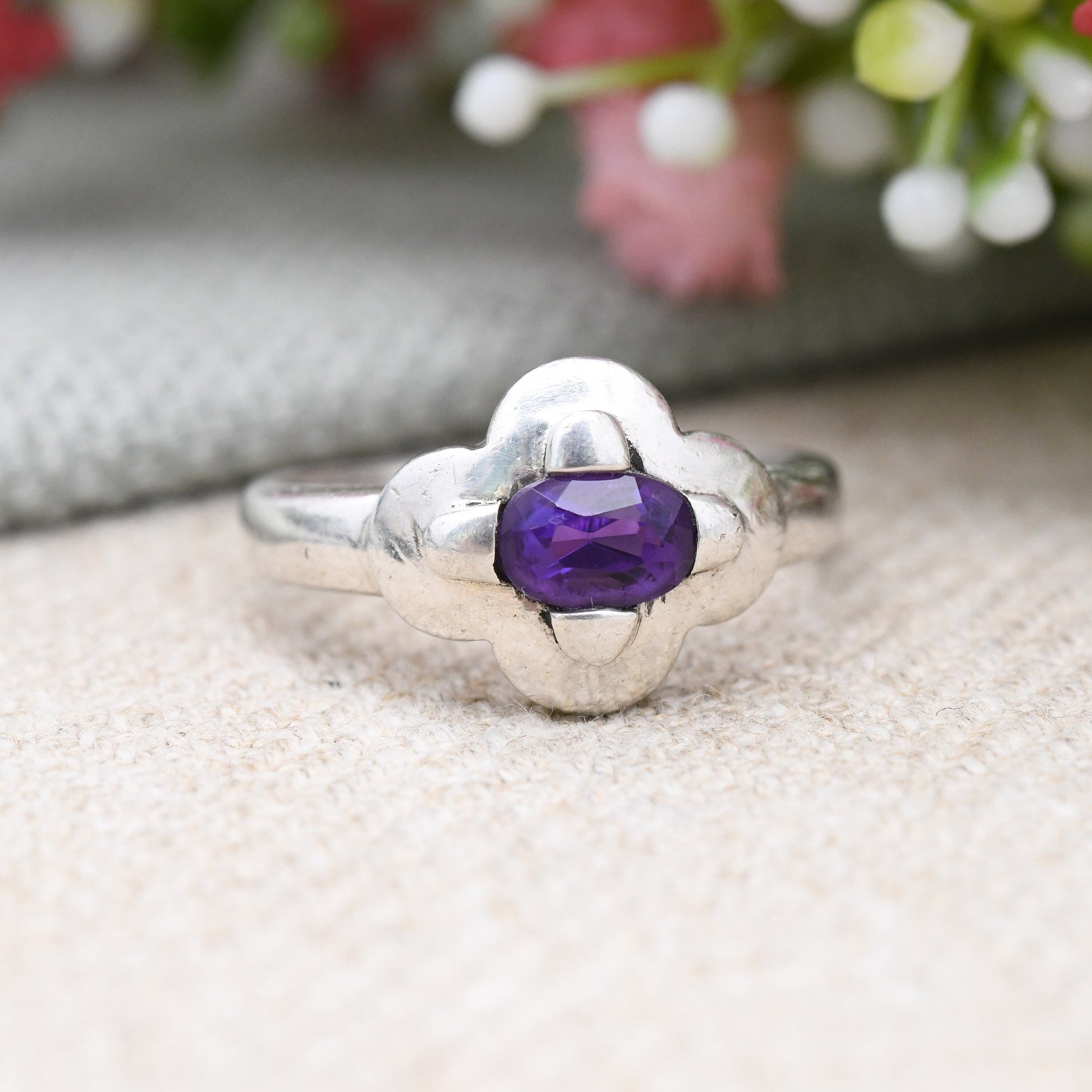 Vintage Sterling Silver Amethyst Ring with Quatrefoil Flower Setting - Mid-Century Purple Stone Solitaire | UK Size - N | US Size - 6 1/2