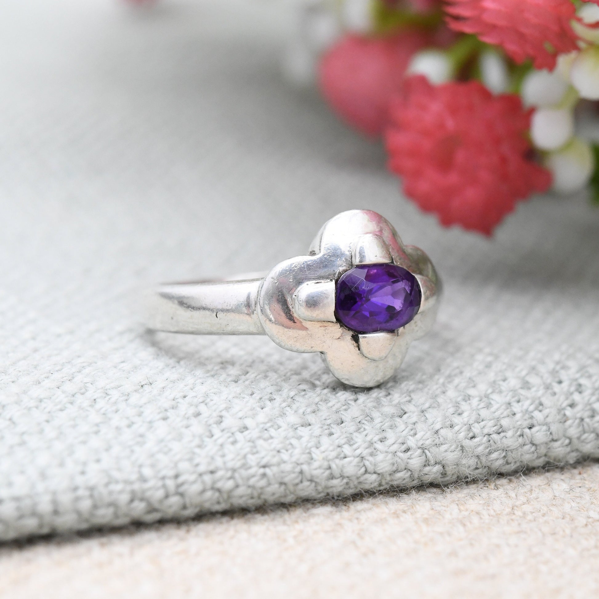 Vintage Sterling Silver Amethyst Ring with Quatrefoil Flower Setting - Mid-Century Purple Stone Solitaire | UK Size - N | US Size - 6 1/2