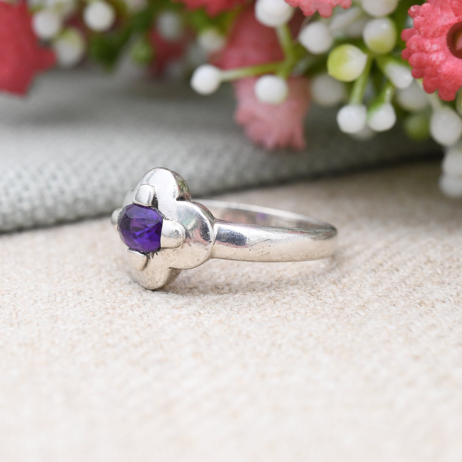 Vintage Sterling Silver Amethyst Ring with Quatrefoil Flower Setting - Mid-Century Purple Stone Solitaire | UK Size - N | US Size - 6 1/2