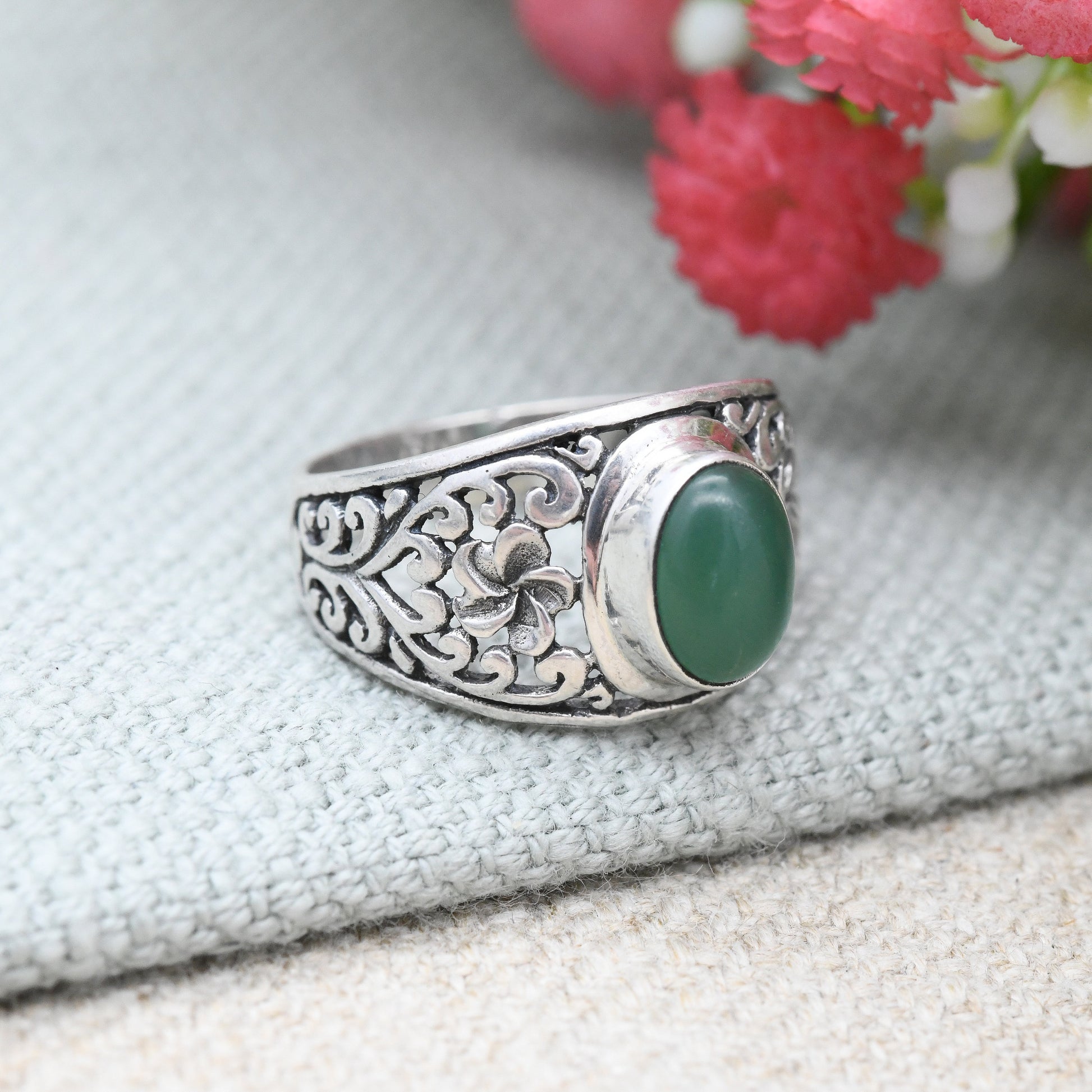 Vintage Sterling Silver Chrysoprase Flower Ring - Oval Cabochon Green Gemstone | Pretty Openwork Design | UK Size - L 1/2 | US Size - 6