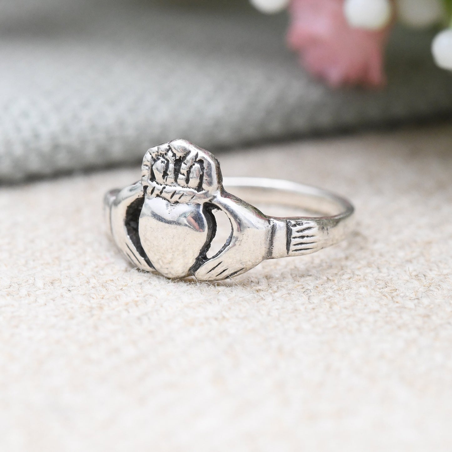 Vintage Sterling Silver Claddagh Ring Hands Crowned Heart - Irish Symbol Love Loyalty Friendship | Small Pinkie UK Size - G 1/2 | US - 3 1/2