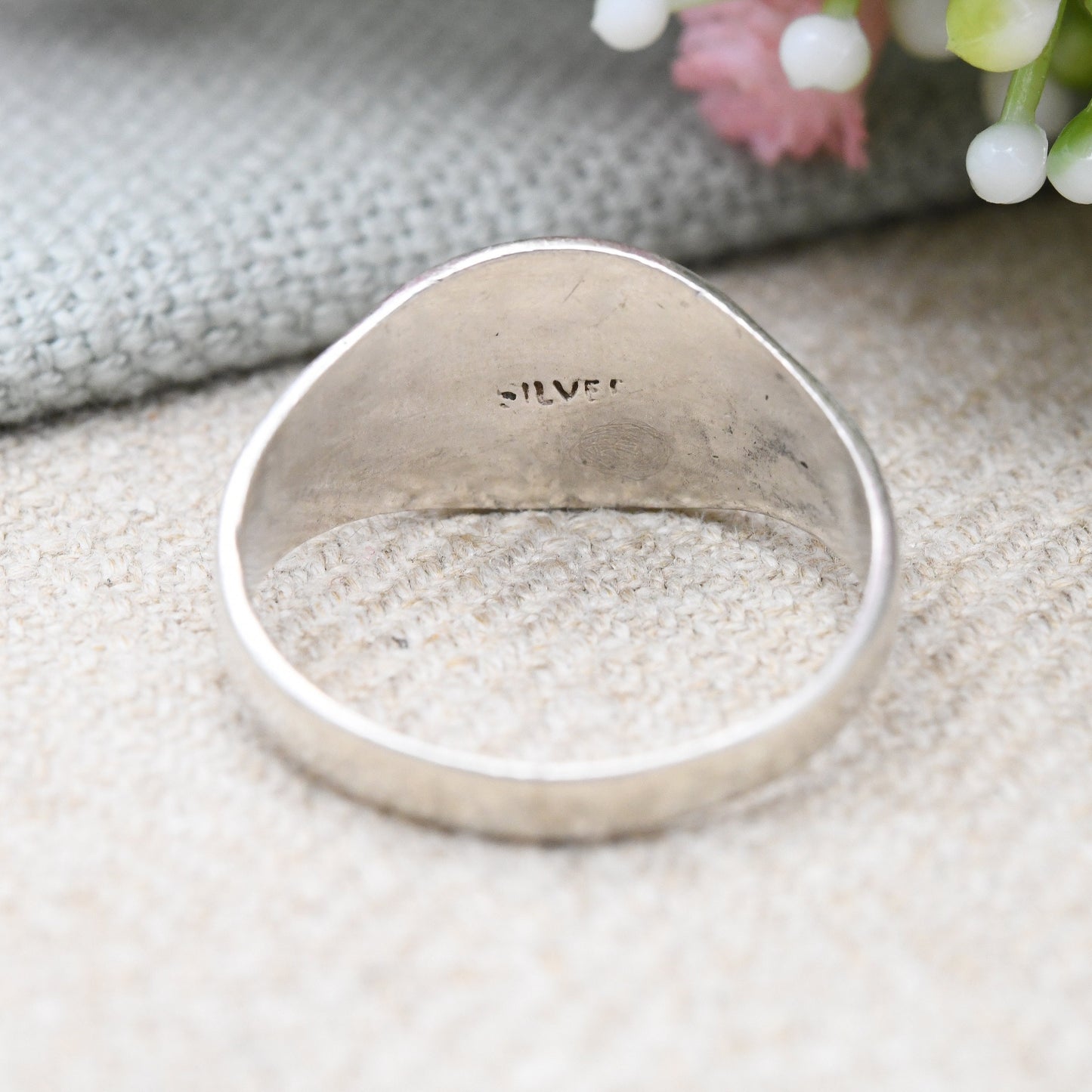 Vintage Sterling Silver Signet Ring - Pretty Engraved Design | Mid-Century Unisex Ring | Blank for Engraving | UK Size - U | US Size - 10