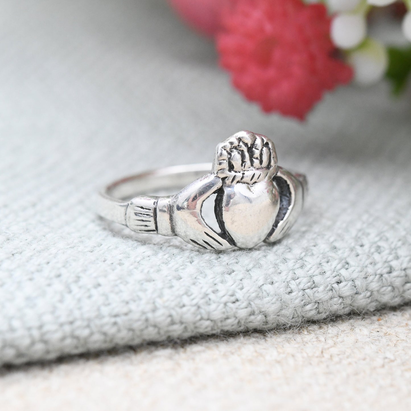 Vintage Sterling Silver Claddagh Ring Hands Crowned Heart - Irish Symbol Love Loyalty Friendship | Small Pinkie UK Size - G 1/2 | US - 3 1/2