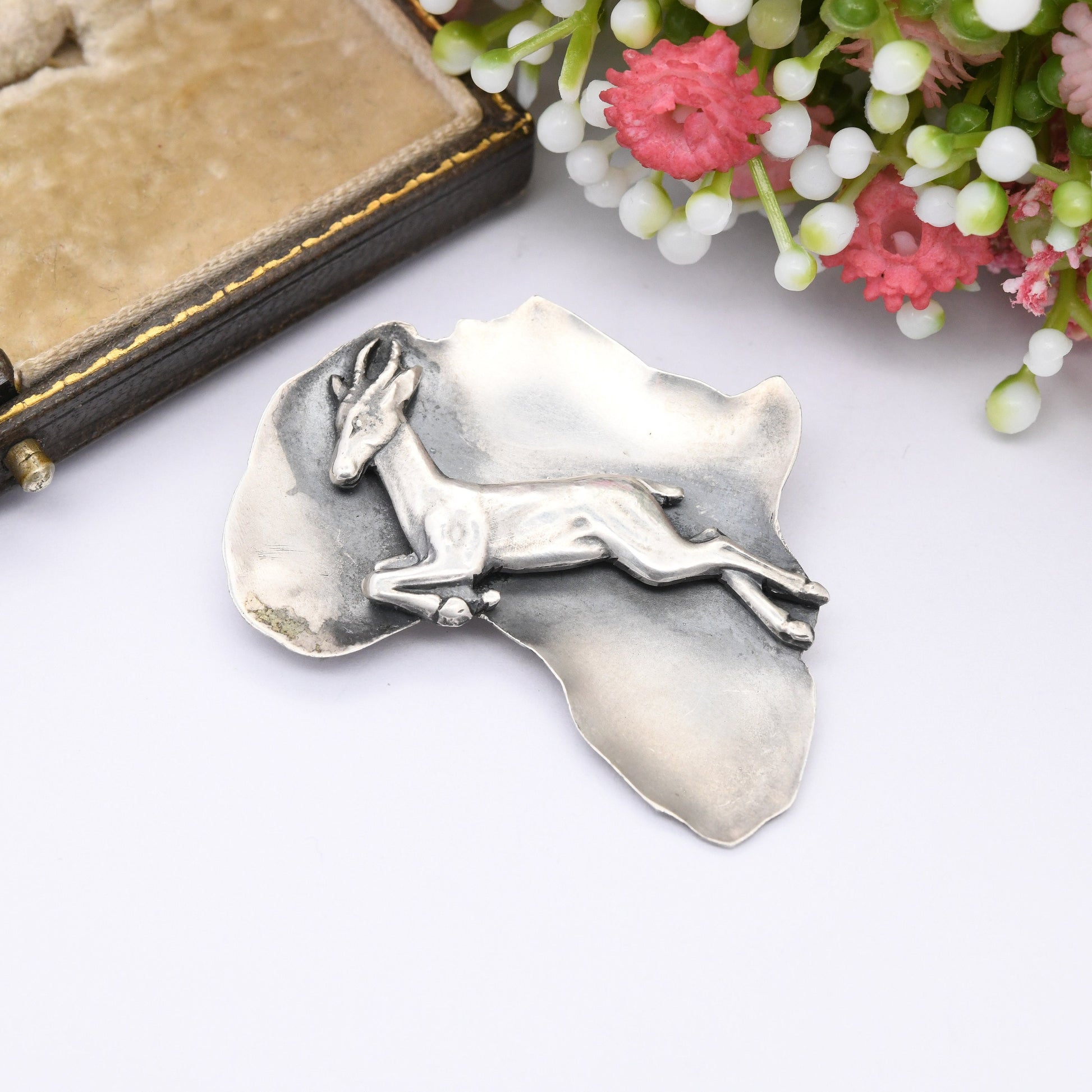 Vintage Sterling Silver Africa Antelope Brooch - Figural Animal Jewellery Gazelle | Map of African Shape | Souvenir Jewellery Gift Ideas