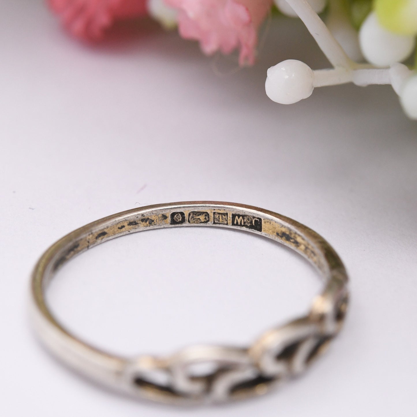 Vintage Sterling Silver Ring with Abstract Design 1992 - Pretty Minimal Unusual Stacking Ring | UK Size - M | US Size - 6 1/4