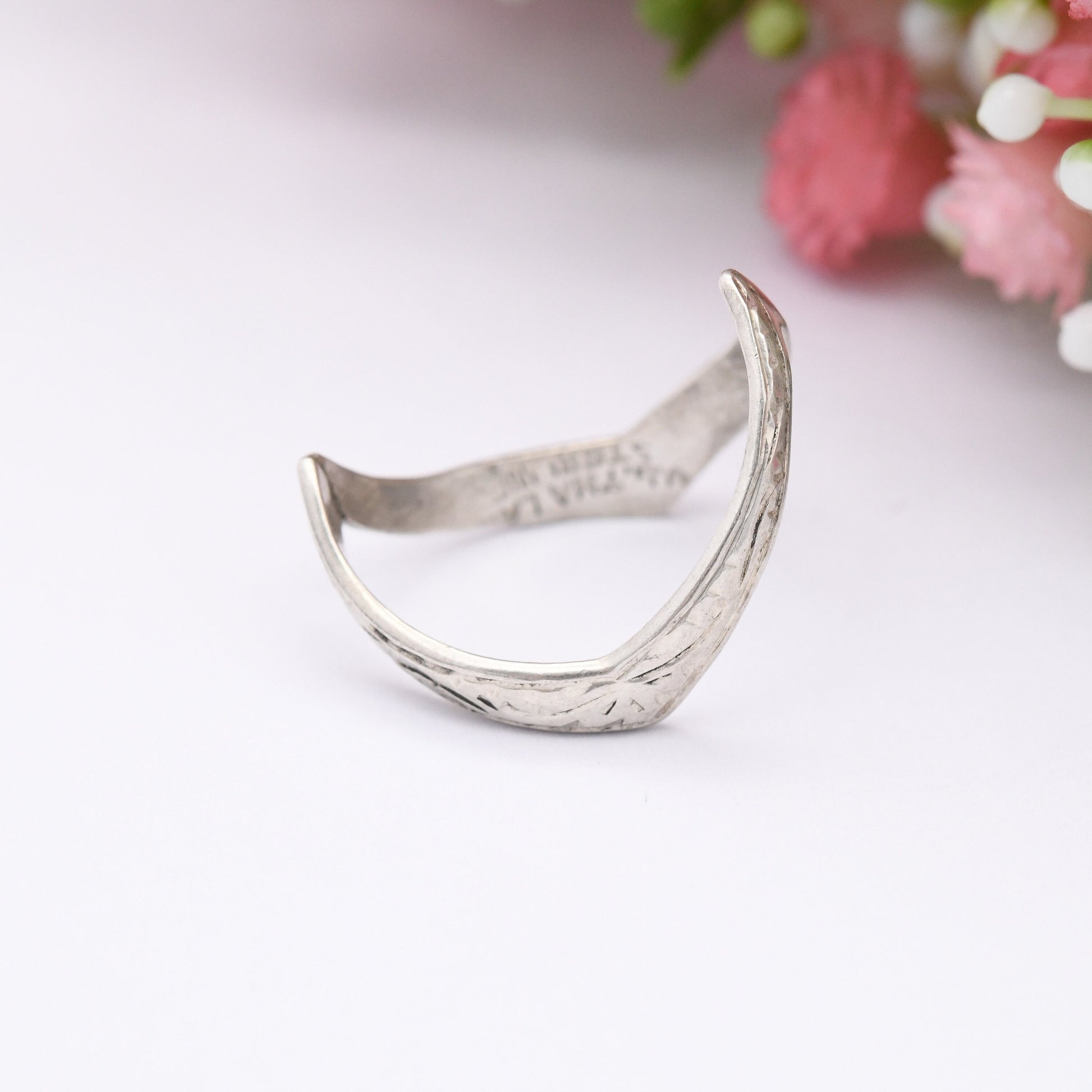 Vintage Sterling Silver Full Wishbone Ring Made in Thailand - V Shape Engraved Band | Pretty Everyday Silver | UK Size - M 1/2 | US Size - 6