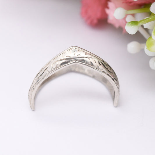 Vintage Sterling Silver Full Wishbone Ring Made in Thailand - V Shape Engraved Band | Pretty Everyday Silver | UK Size - M 1/2 | US Size - 6