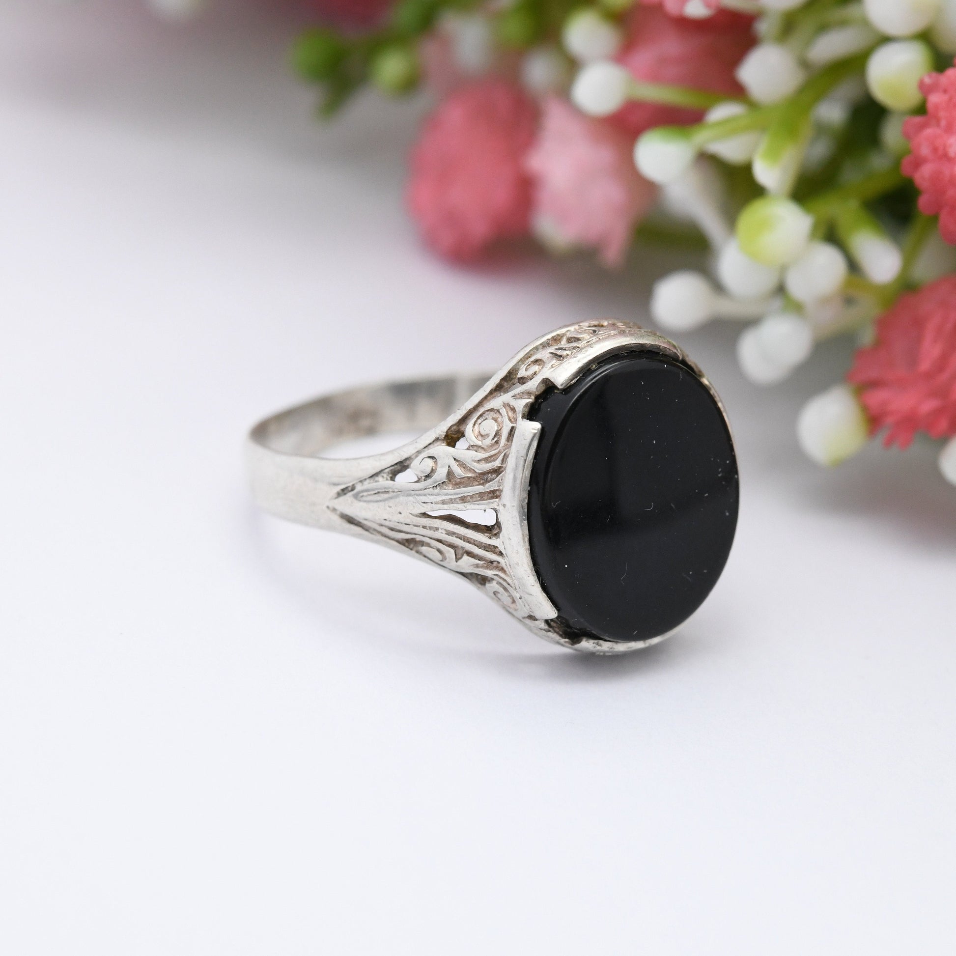 Vintage Sterling Silver Onyx Signet Ring with Ornate Engraved Shank - Statement Middle Finger Ring | UK Size - U | US Size - 10