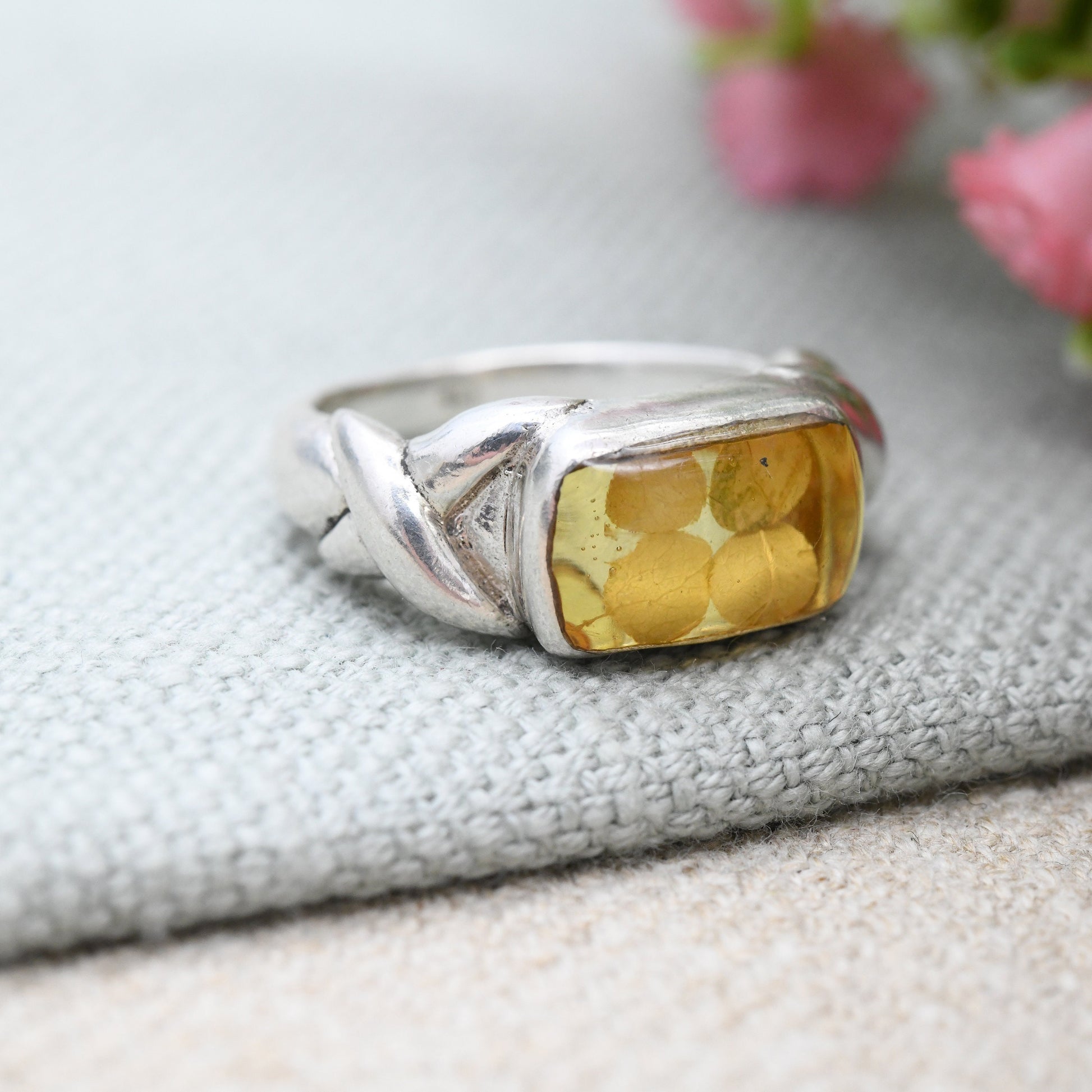 Vintage Sterling Silver Leaf in Resin Ring with Twisted Knot Shoulders - Unusual Silver Ring | Pretty Gift | UK Size - Q | US Size - 8