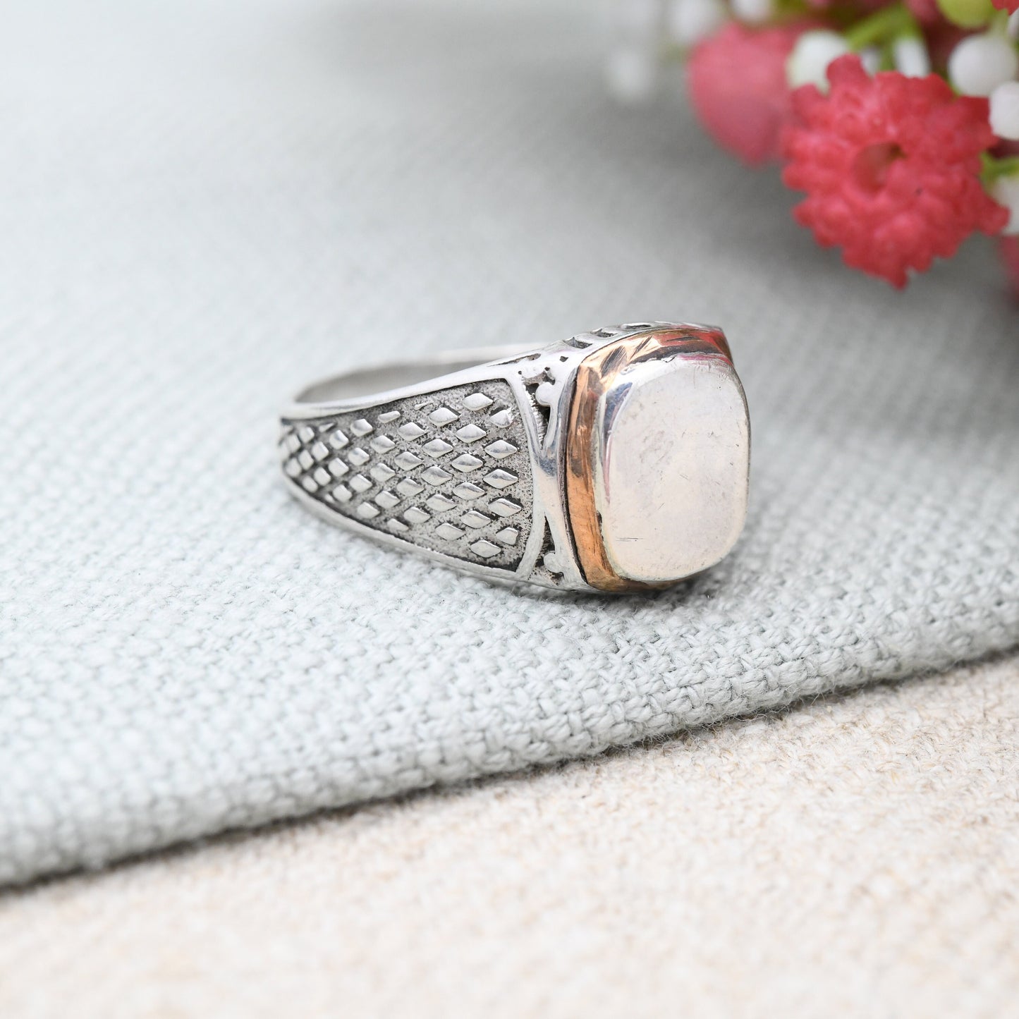 Vintage Sterling Silver Signet Ring with Copper Bezel and Textured Shank - Large Unisex Everyday Silver | UK Size - X 1/2 | US Size - 11 3/4