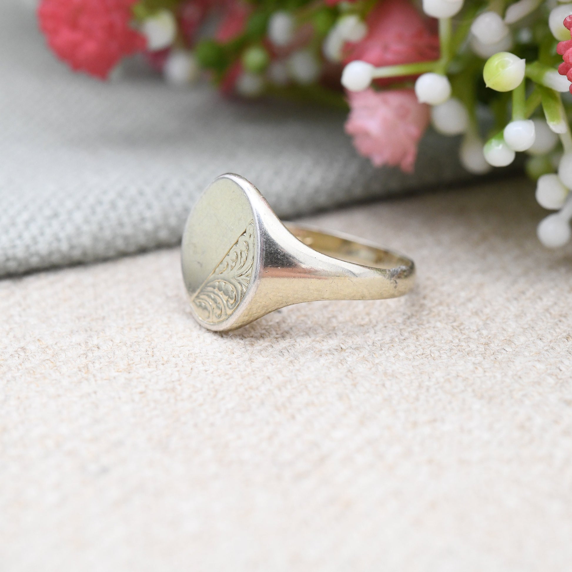 Vintage Sterling Silver Signet Ring with Engraved Scrolling Design Gold Plated - Unisex Everyday Silver | UK Size - R | US Size - 8 3/4