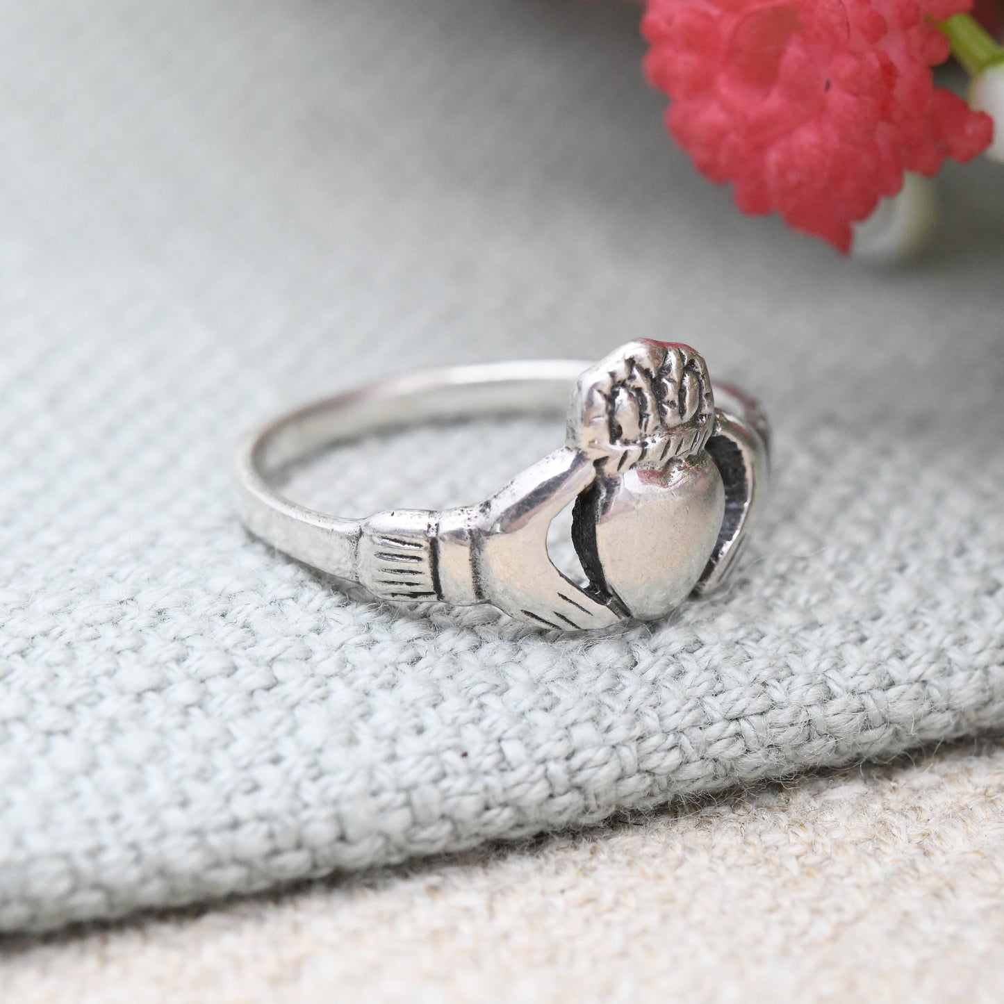 Vintage Sterling Silver Claddagh Ring Hand Holding Crowned Heart - Irish Symbol Love Loyalty Friendship | Small UK Size - I 1/2 | US - 4 1/2