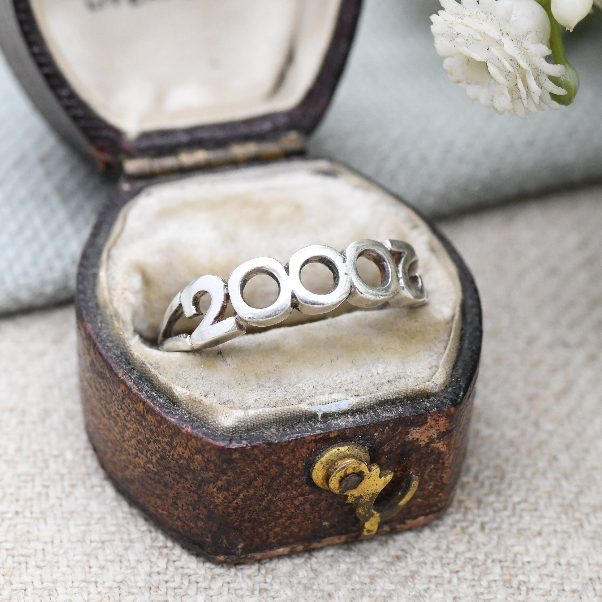 Vintage Year 2000 Sterling Silver Ring Millennium - Y2K Celebration 2000s Baby Gift Everyday Silver Jewellery | UK Size - N US Size - 6 3/4