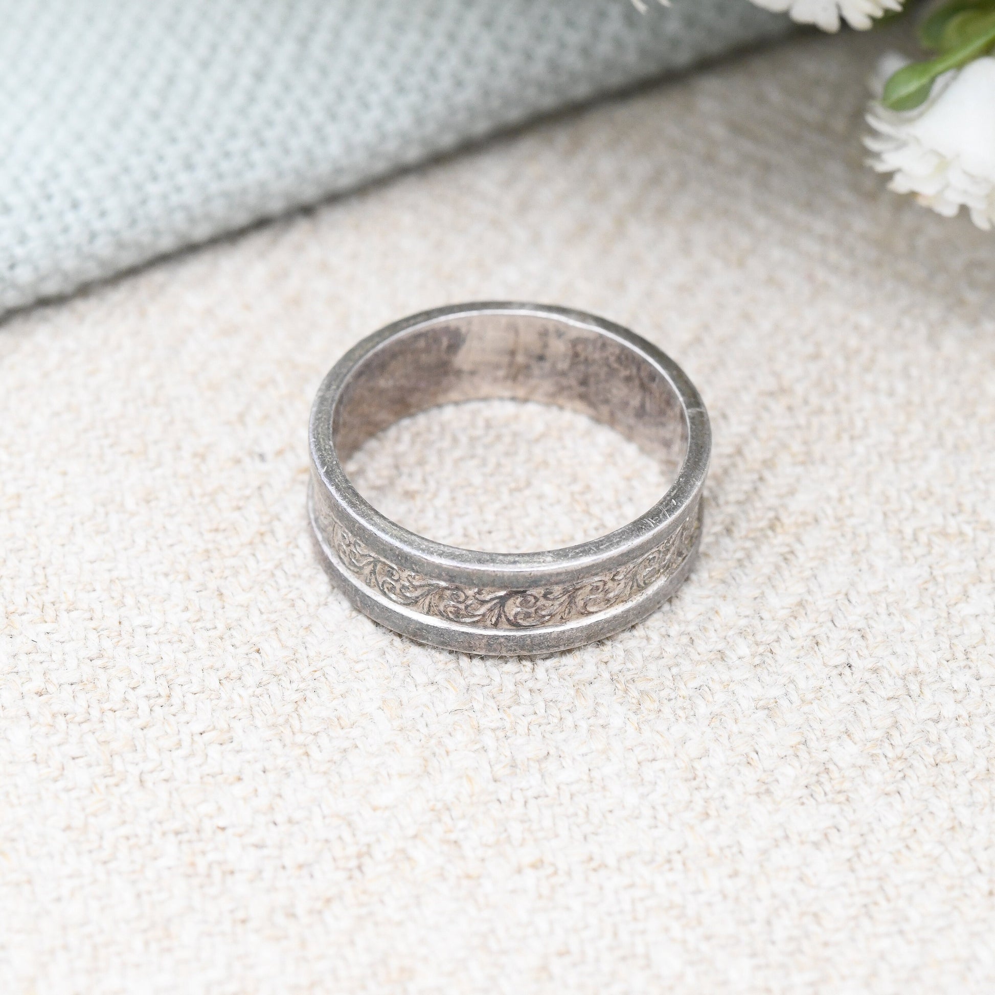 Vintage French Silver Floral Band Ring - Pretty Scrolling Design Textured Silver | UK Size - M 1/2 | US Size - 6 1/2