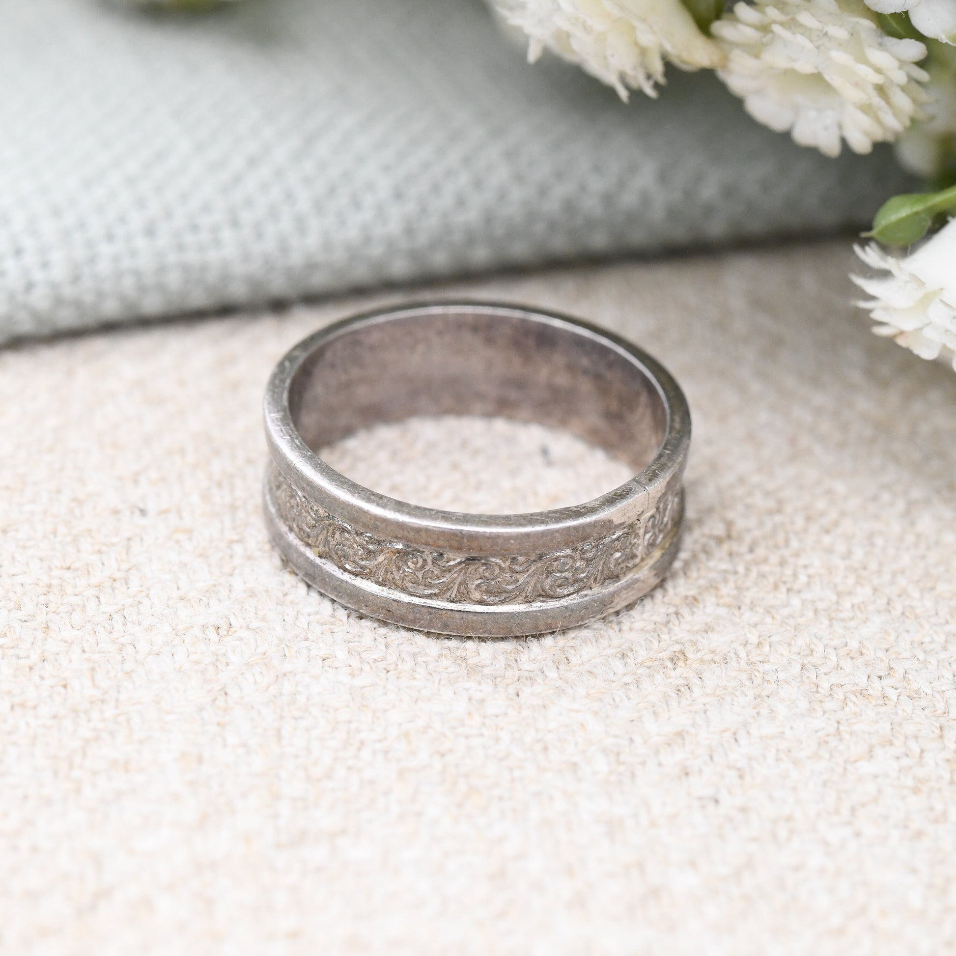 Vintage French Silver Floral Band Ring - Pretty Scrolling Design Textured Silver | UK Size - M 1/2 | US Size - 6 1/2