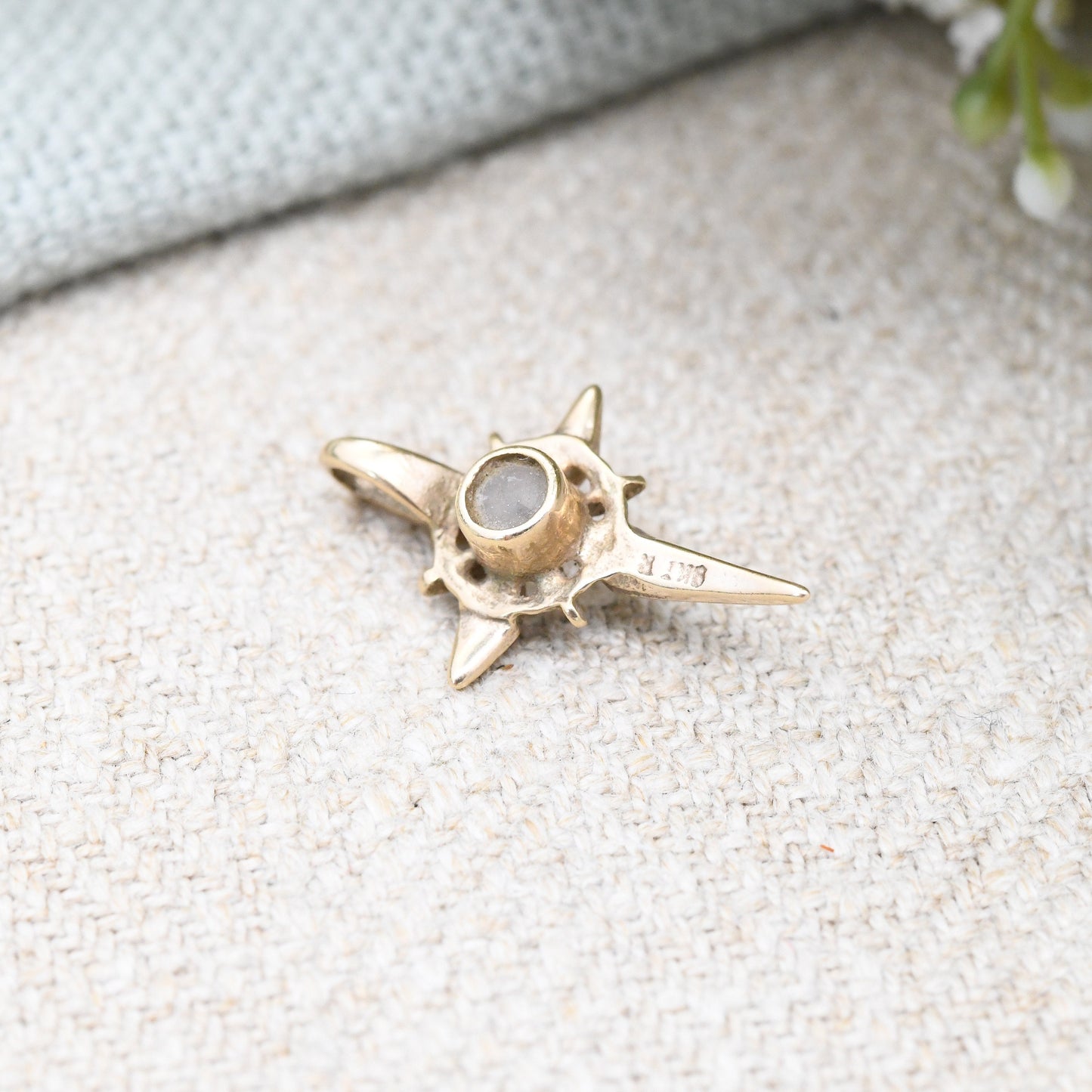 Vintage 9ct Gold North Star Stanhope Pendant - Long Celestial Star Moon Charm Pendant | Pretty Gift for Charm Necklace Stack | Elvish Style