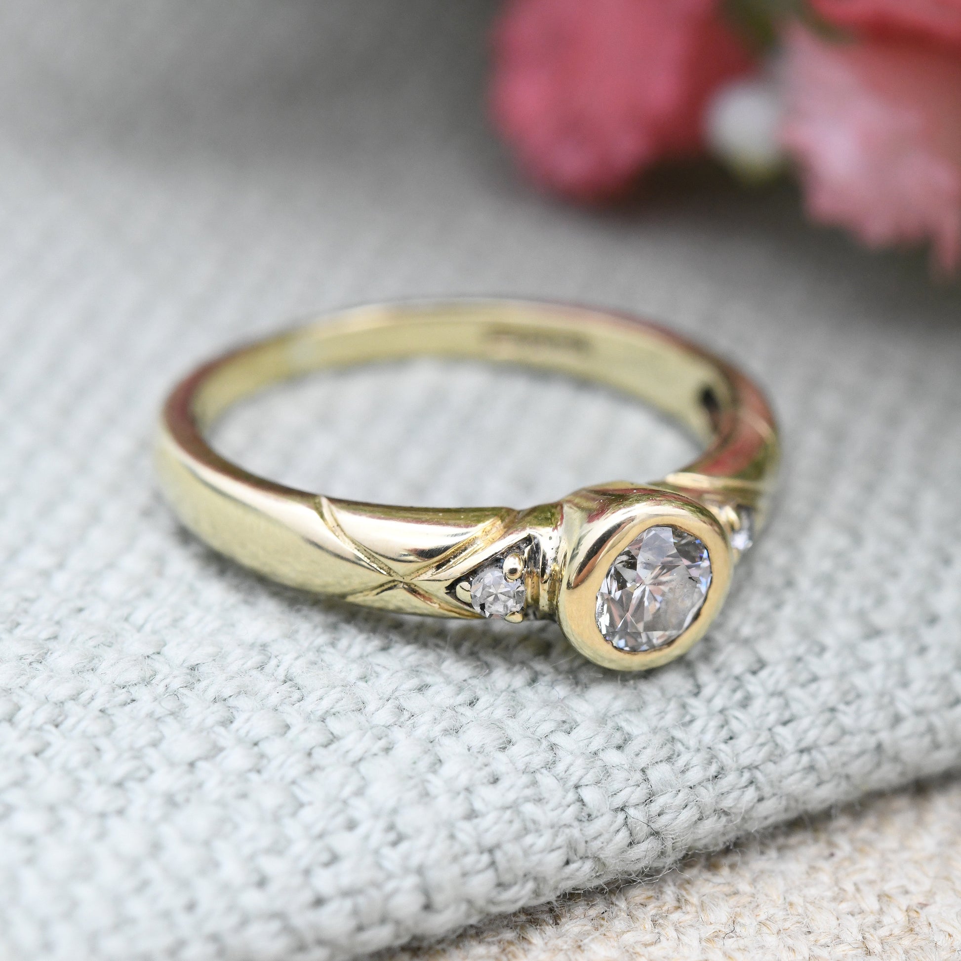 Vintage 9ct Gold Diamond Solitaire Ring 25 Points 0.25ct - with Side Stones | Yellow Gold Engagement Ring | UK Size - K | US Size - 5 1/4