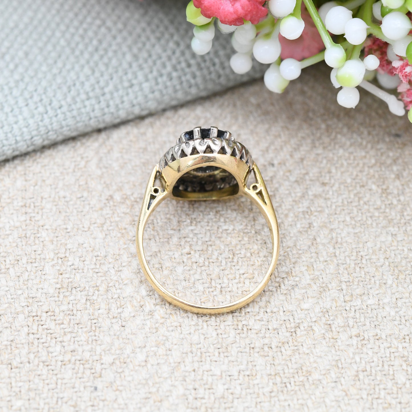 Vintage 18ct Gold Sapphire and Diamond Halo Ring - Mid-Century Vintage Cocktail Statement Ring | UK Size - M 1/2 | US Size - 6 1/2