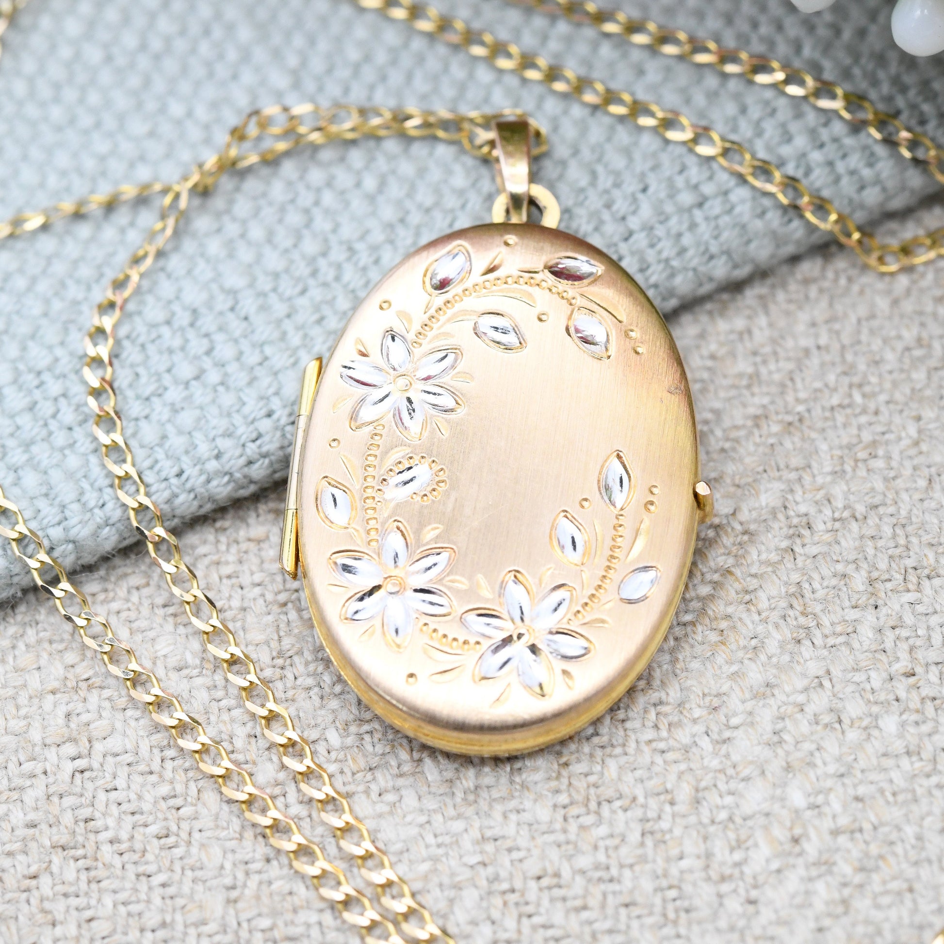 Vintage 9ct Gold Locket Pendant Necklace with White Gold Flowers 1992 - Two Picture Locket Large Oval | Photo Frame | Pretty Engraved Front