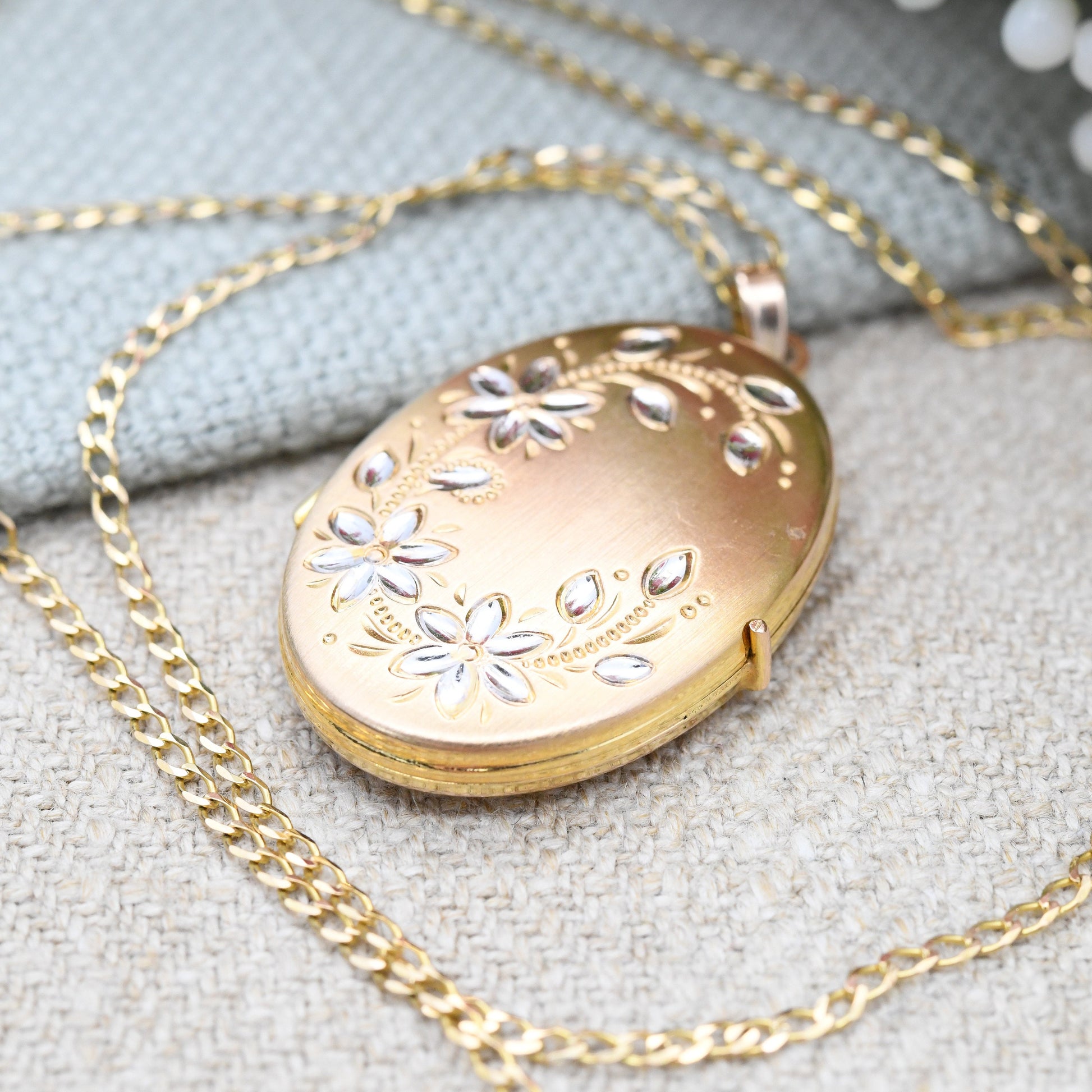 Vintage 9ct Gold Locket Pendant Necklace with White Gold Flowers 1992 - Two Picture Locket Large Oval | Photo Frame | Pretty Engraved Front