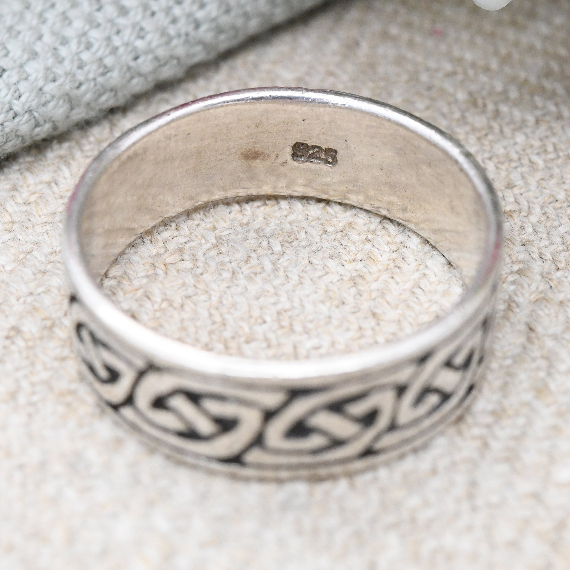 Vintage Sterling Silver Celtic Knot Band Ring - Chunky Unisex Silver Large Size Wide Band | UK Size - X | US Size - 11 1/2